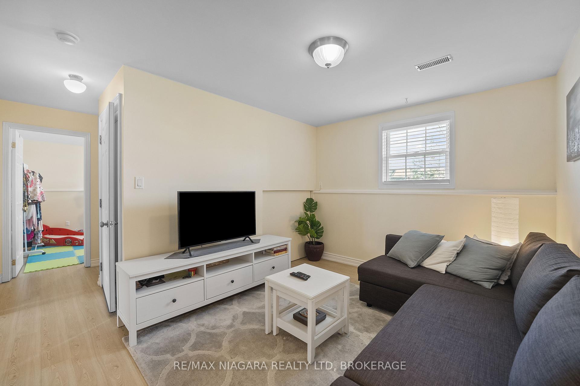 Photo 21 of 8 Windle Village Crescent, Thorold, Allanburg/Thorold South — HOMEH