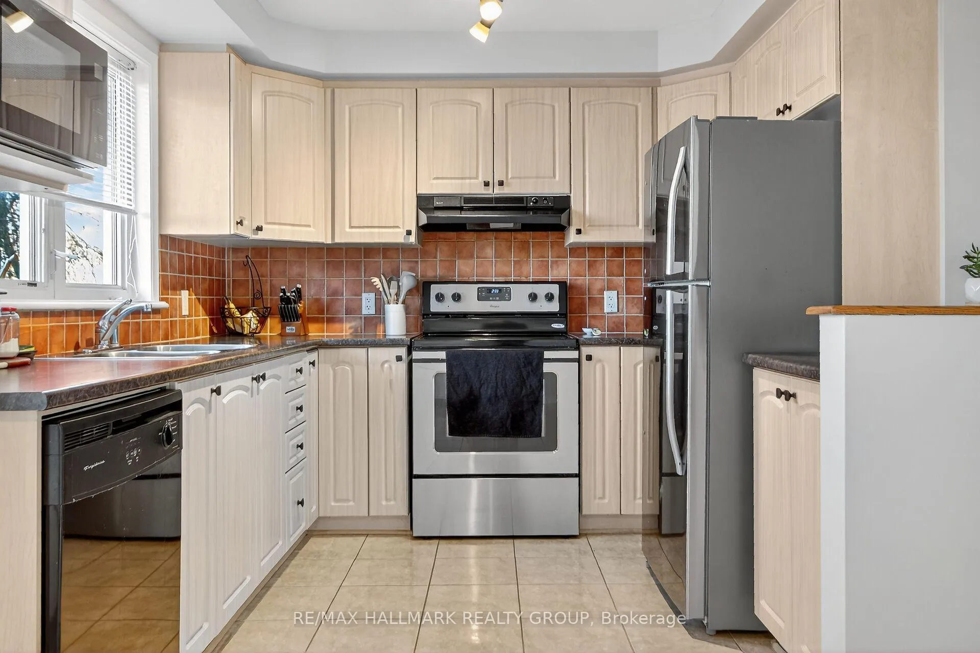 Photo 9 of Unit 104, 1512 Walkley Road, Ottawa, Heron Gate/Industrial Park — HOMEH