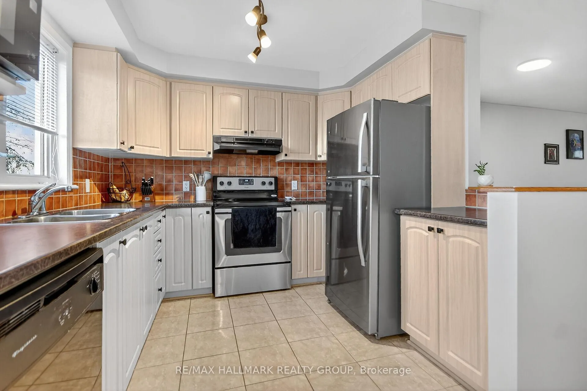 Photo 10 of Unit 104, 1512 Walkley Road, Ottawa, Heron Gate/Industrial Park — HOMEH