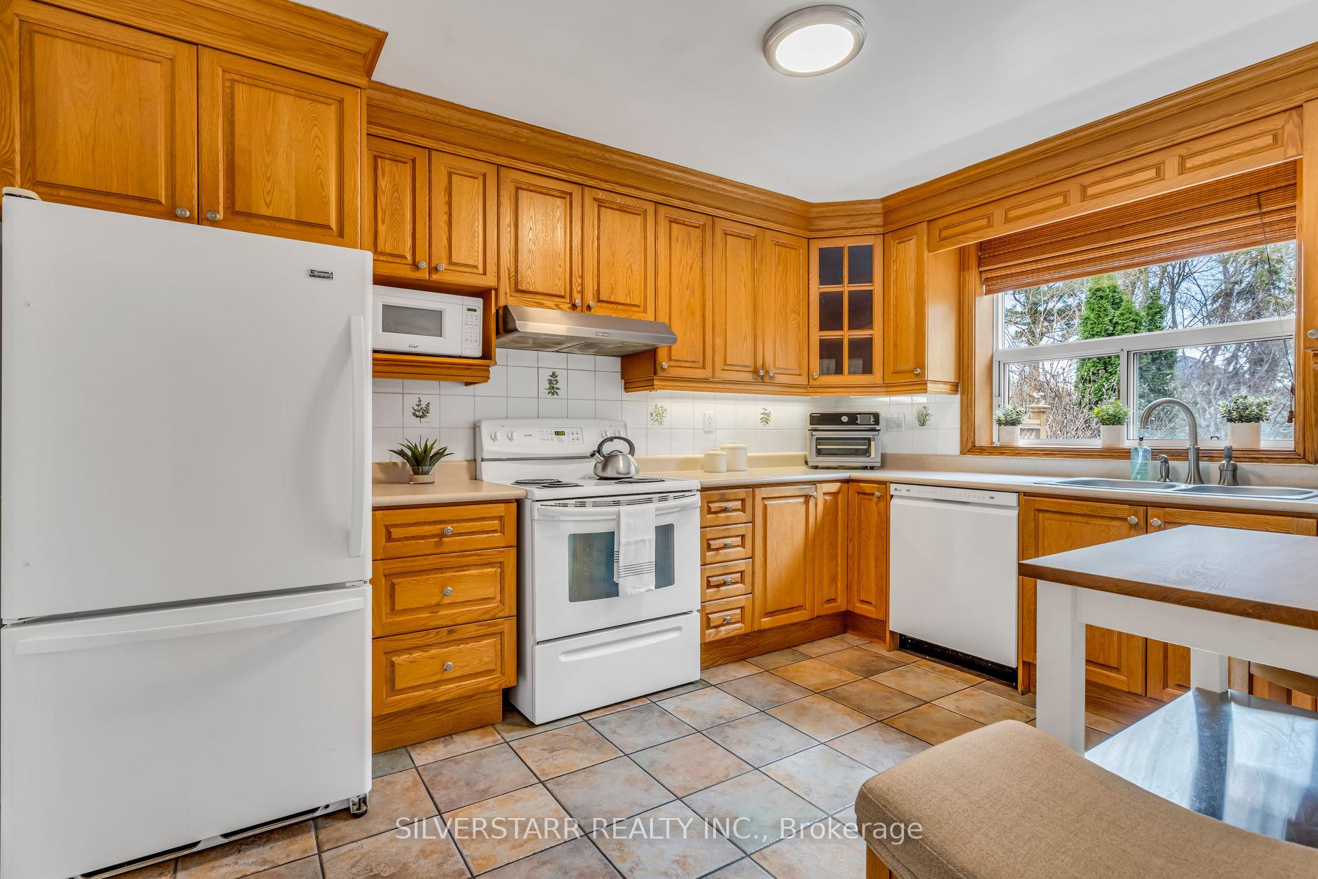 Photo 15 of 133 Parkview Hill Crescent, Toronto, O'Connor-Parkview — HOMEH