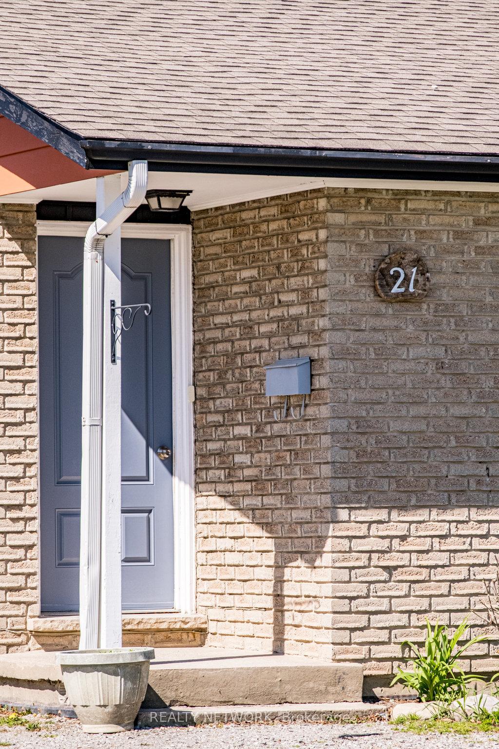 Photo 3 of 21 Tupper Drive, Thorold, Confederation Heights — HOMEH