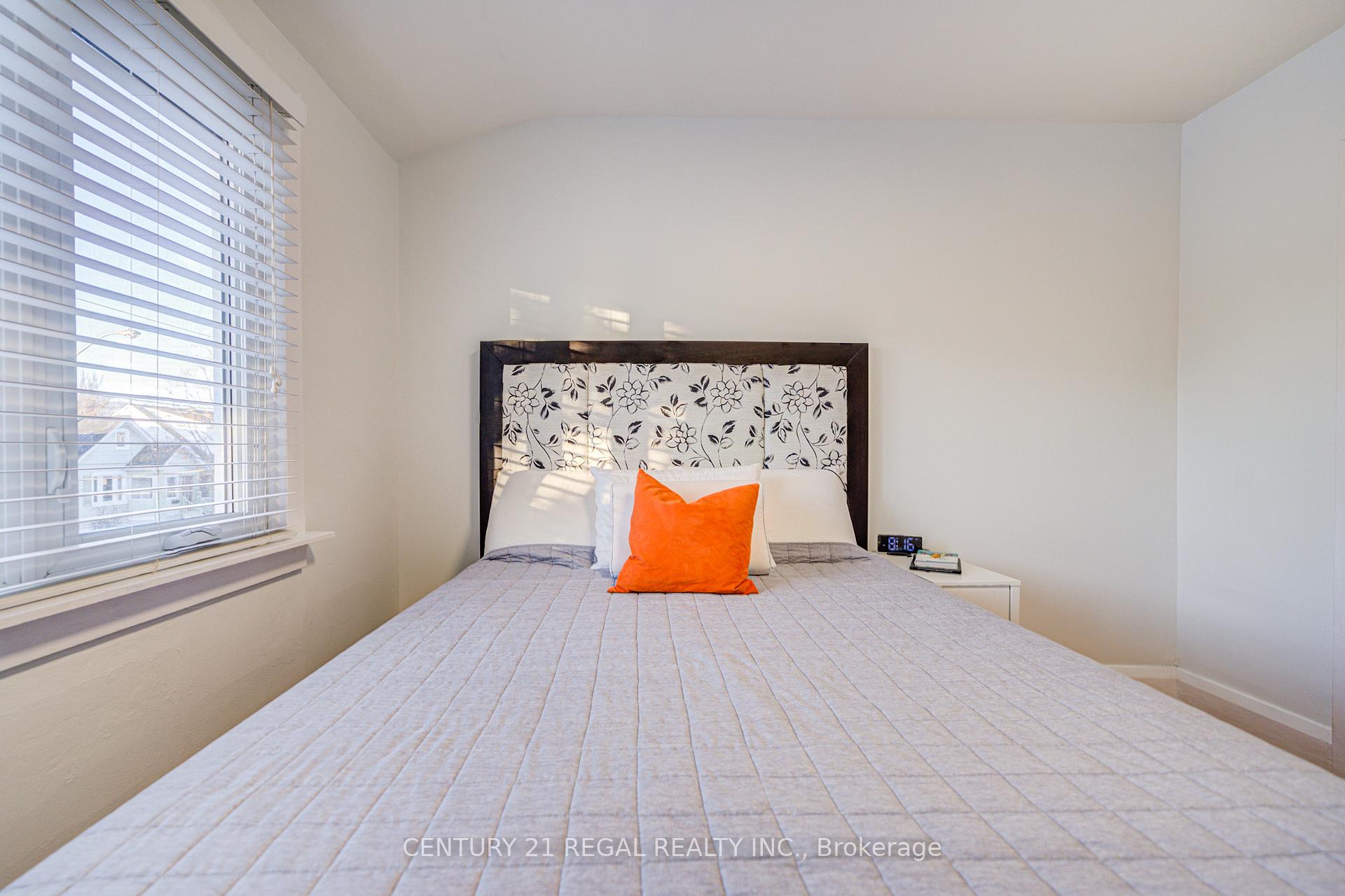 Photo 26 of 102 Frater Avenue, Toronto, East York — HOMEH