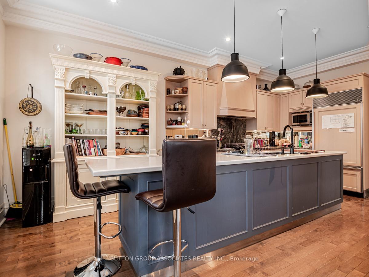 Photo 8 of 15 Glen Edyth Drive, Toronto, Casa Loma — HOMEH