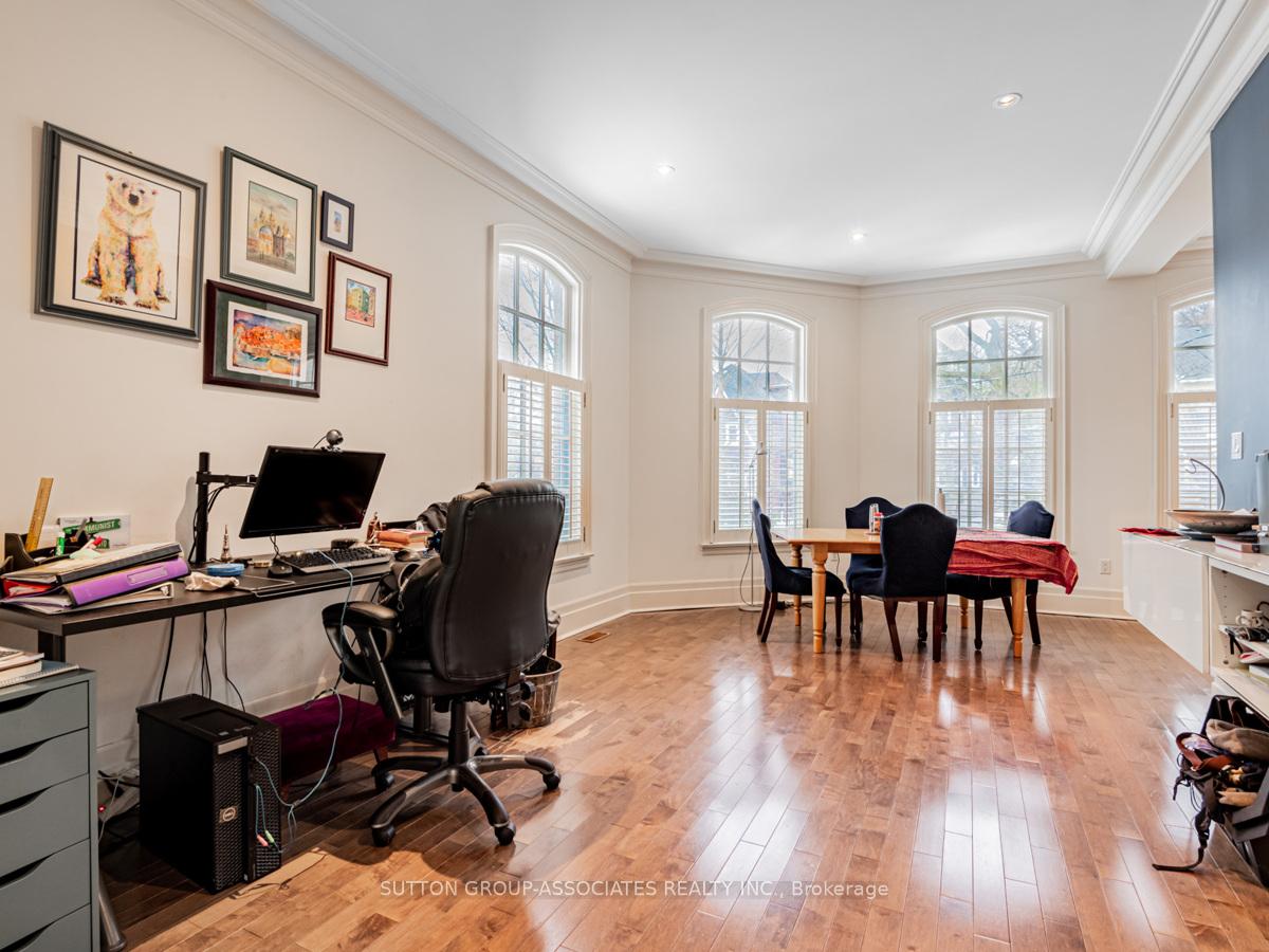 Photo 10 of 15 Glen Edyth Drive, Toronto, Casa Loma — HOMEH