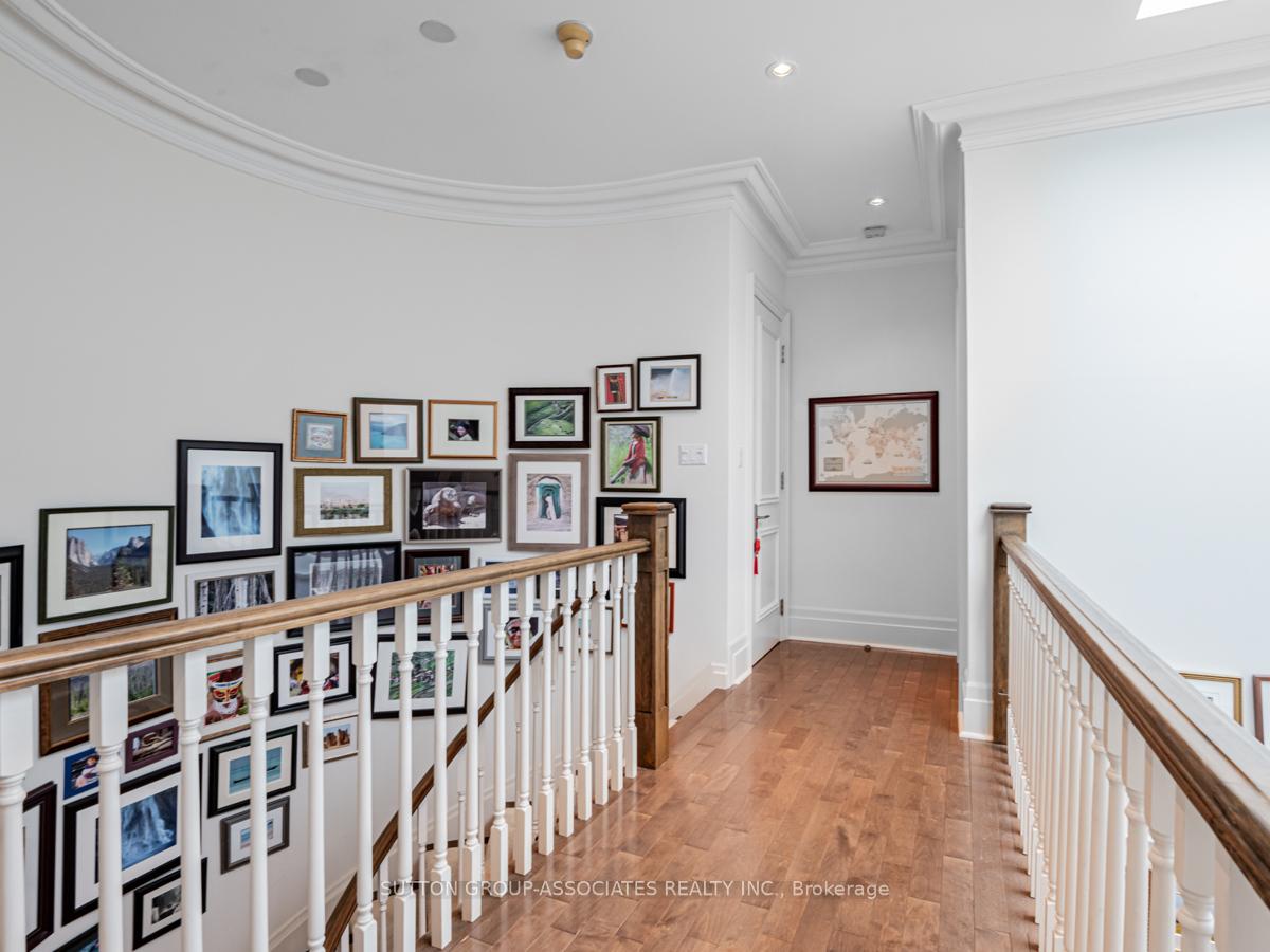 Photo 13 of 15 Glen Edyth Drive, Toronto, Casa Loma — HOMEH