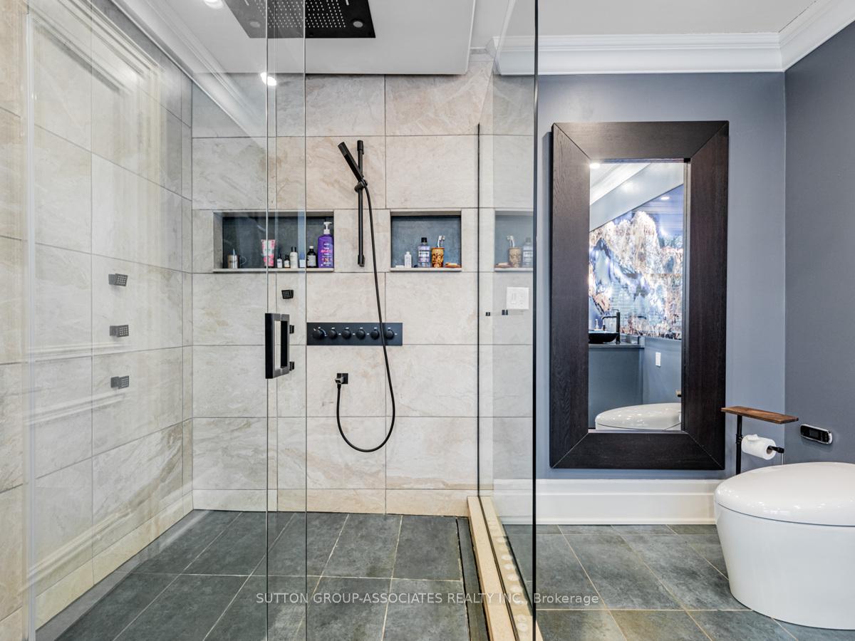 Photo 16 of 15 Glen Edyth Drive, Toronto, Casa Loma — HOMEH