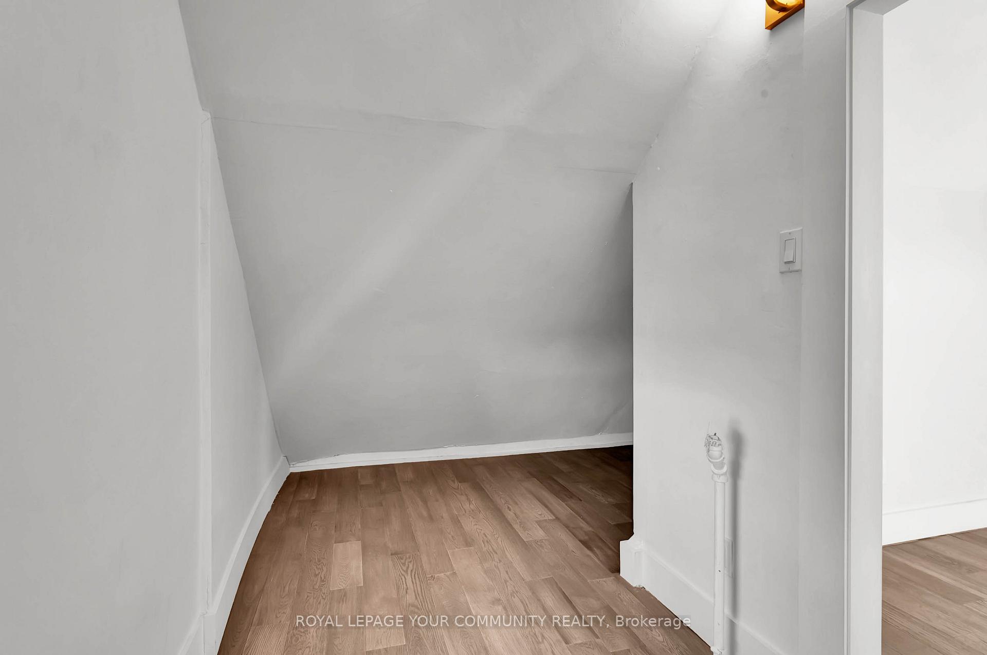 Photo 32 of 58 Ashbury Avenue, Toronto, Oakwood Village — HOMEH