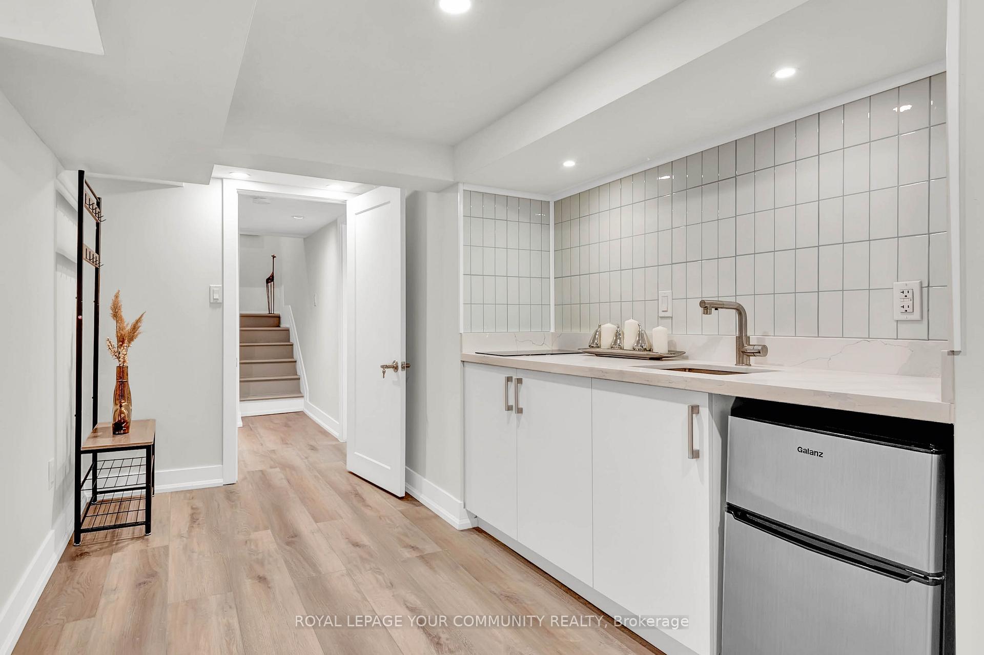 Photo 39 of 58 Ashbury Avenue, Toronto, Oakwood Village — HOMEH