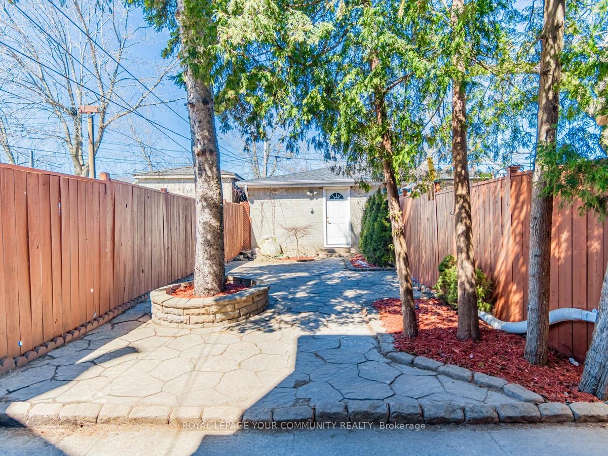 Photo 41 of 58 Ashbury Avenue, Toronto, Oakwood Village — HOMEH