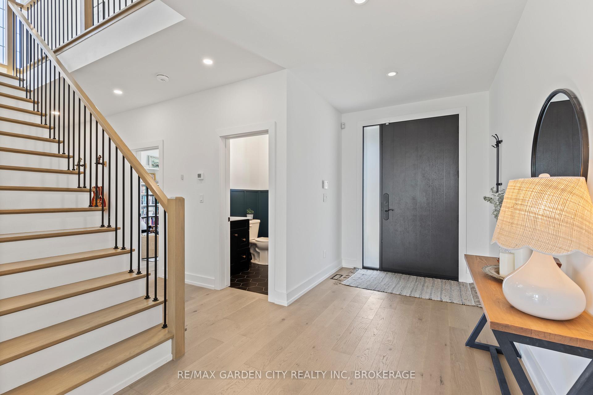 Photo 4 of 25 Ivy Crescent, Thorold, Confederation Heights — HOMEH