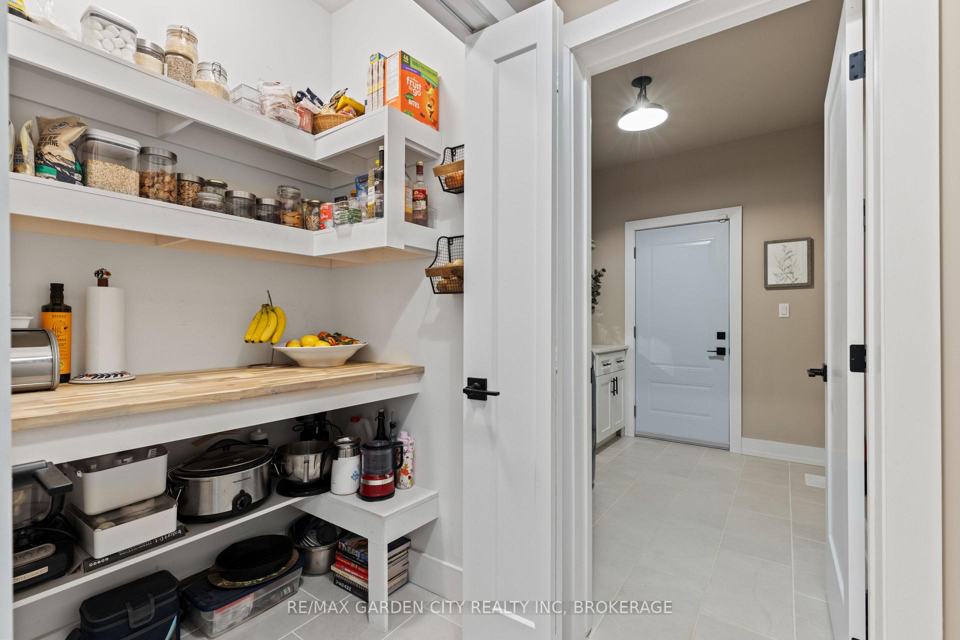 Photo 11 of 25 Ivy Crescent, Thorold, Confederation Heights — HOMEH