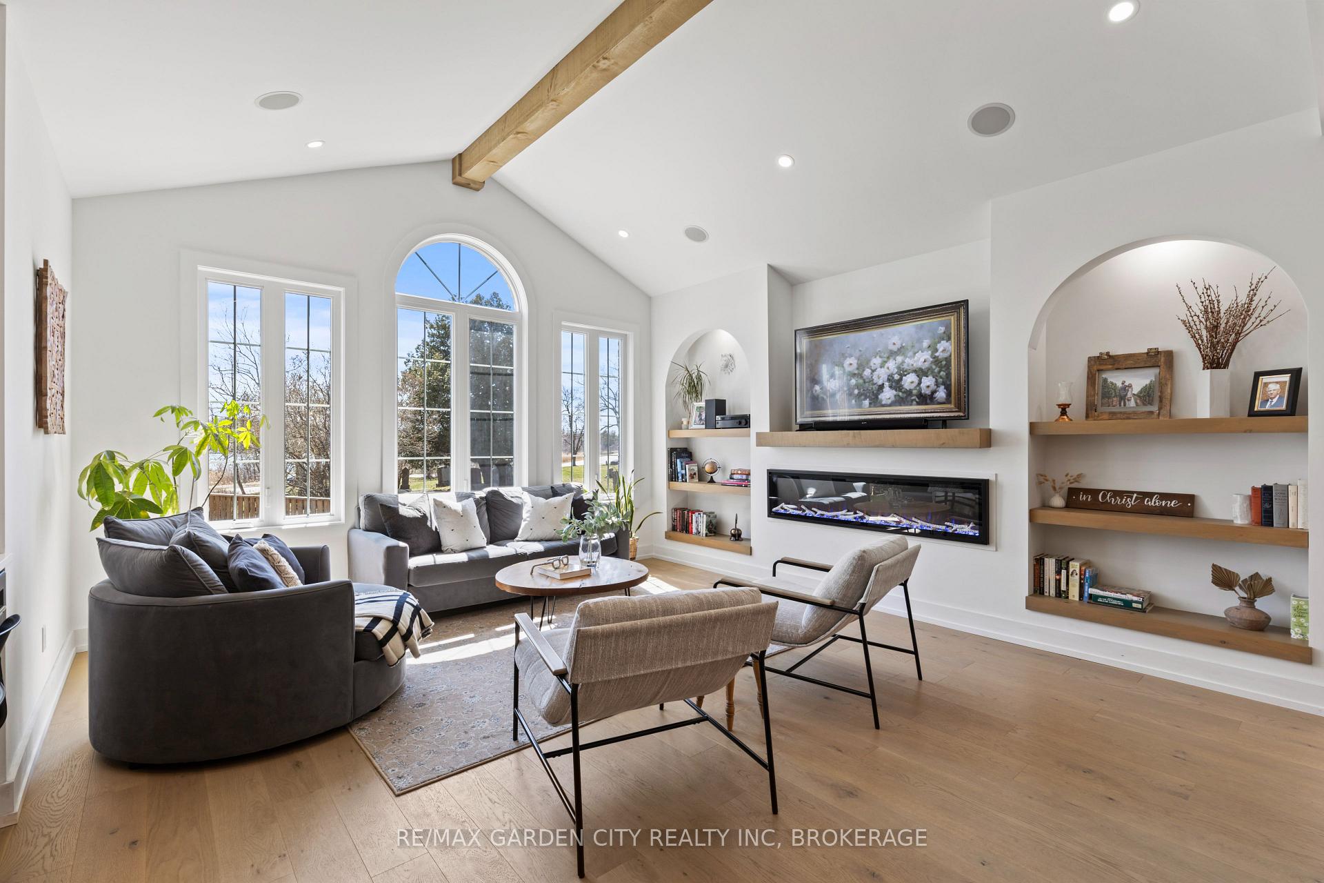Photo 16 of 25 Ivy Crescent, Thorold, Confederation Heights — HOMEH