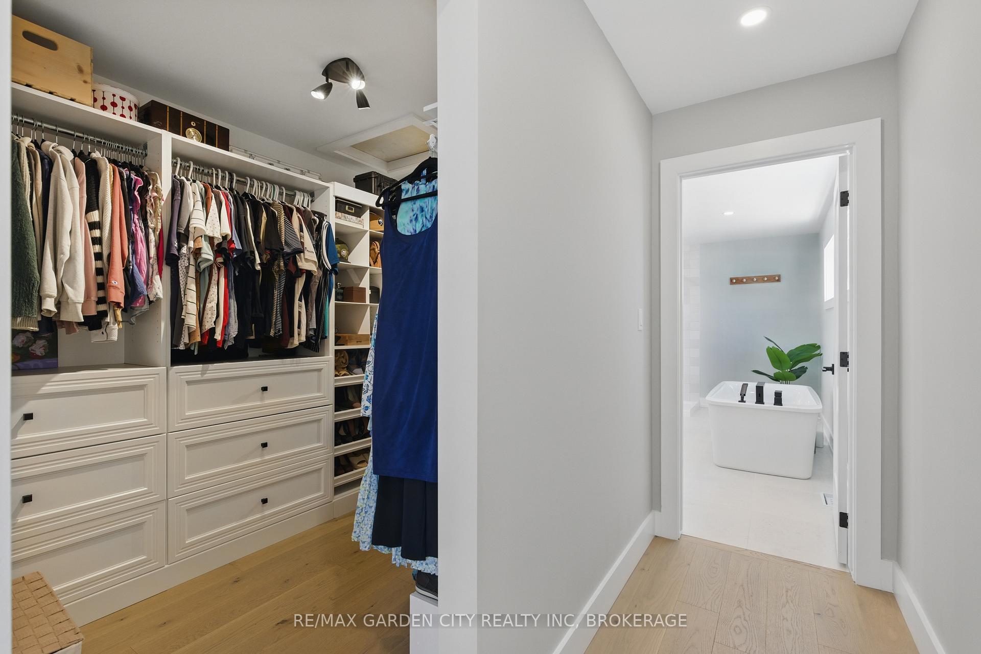 Photo 27 of 25 Ivy Crescent, Thorold, Confederation Heights — HOMEH