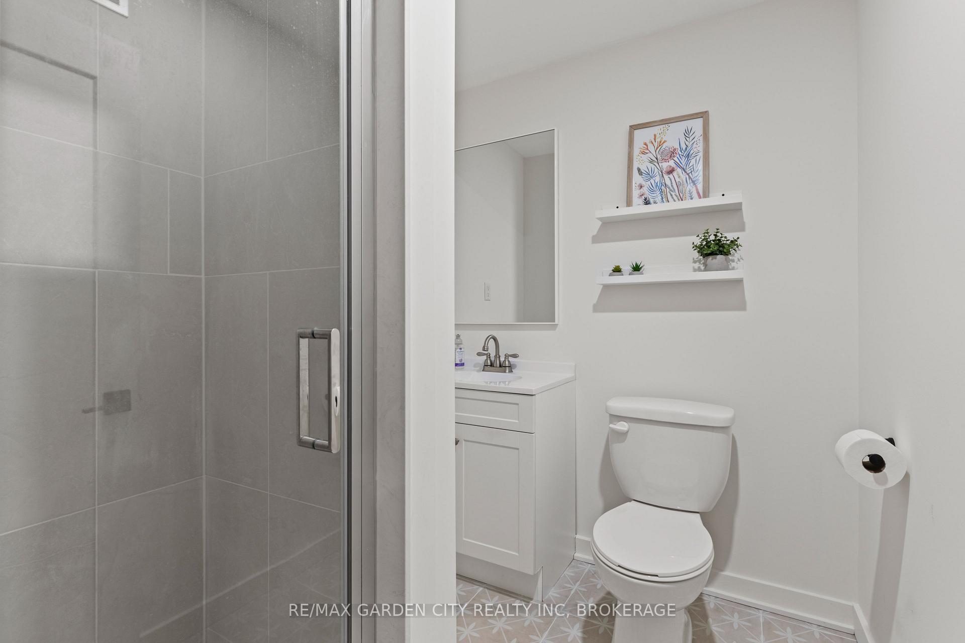 Photo 35 of 25 Ivy Crescent, Thorold, Confederation Heights — HOMEH