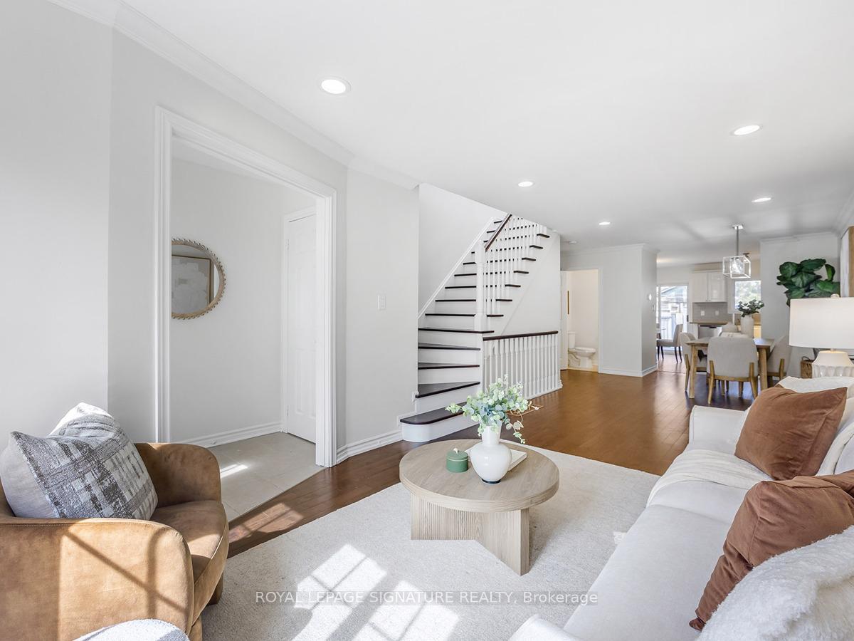 Photo 6 of 132A Barker Avenue, Toronto, Woodbine-Lumsden — HOMEH