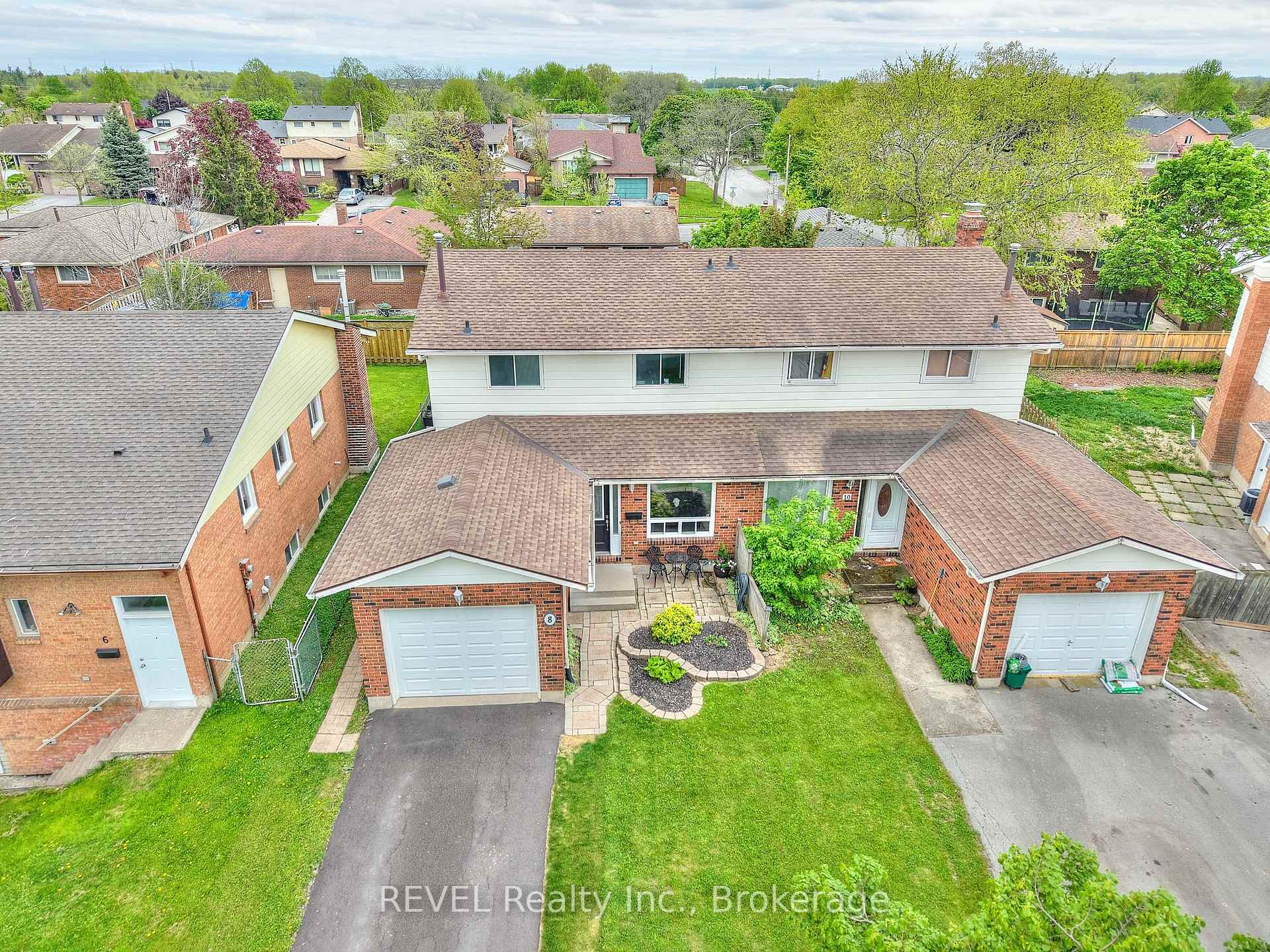 Photo 2 of 8 Baxter Crescent, Thorold, Confederation Heights — HOMEH