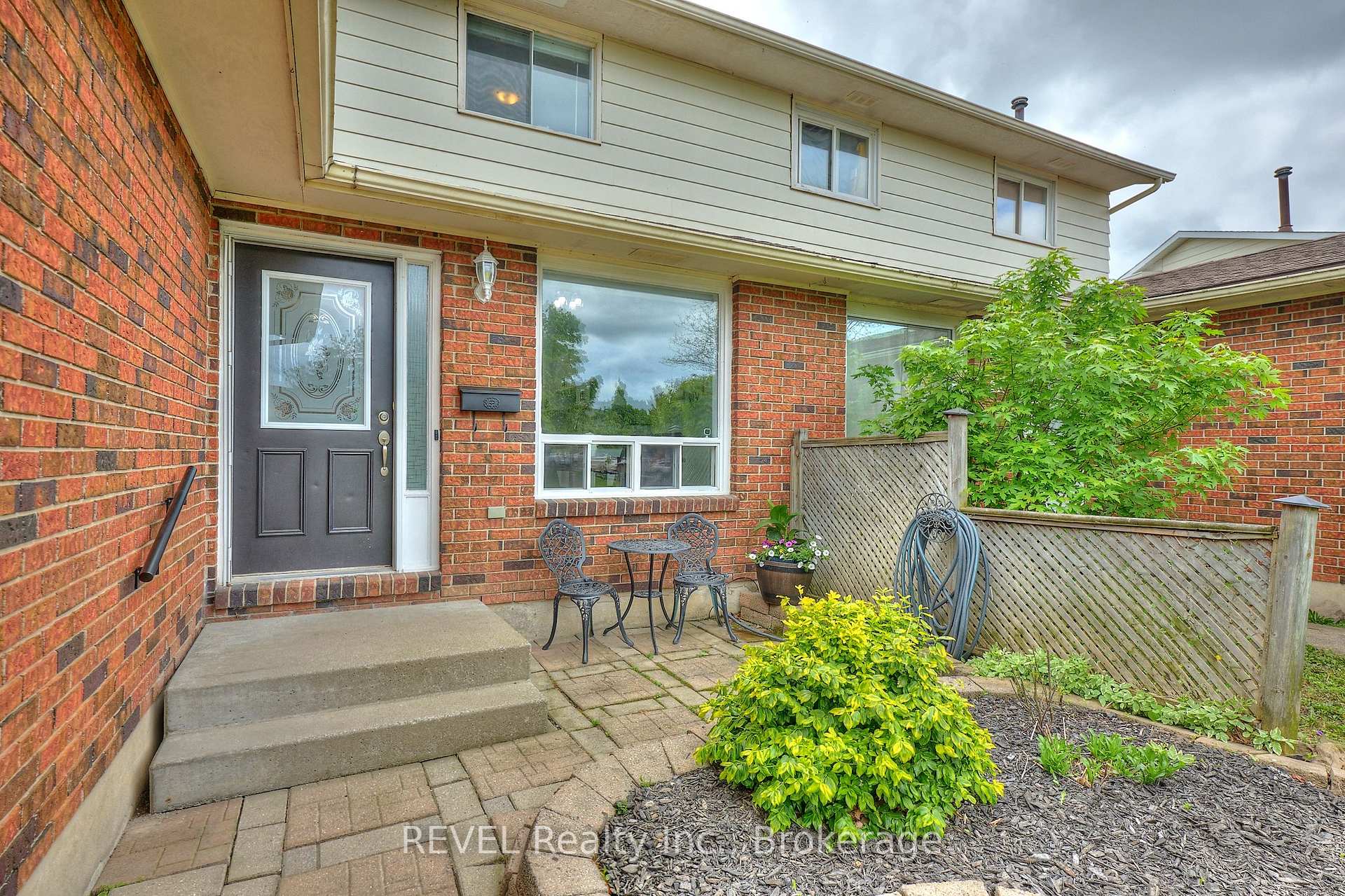 Photo 5 of 8 Baxter Crescent, Thorold, Confederation Heights — HOMEH
