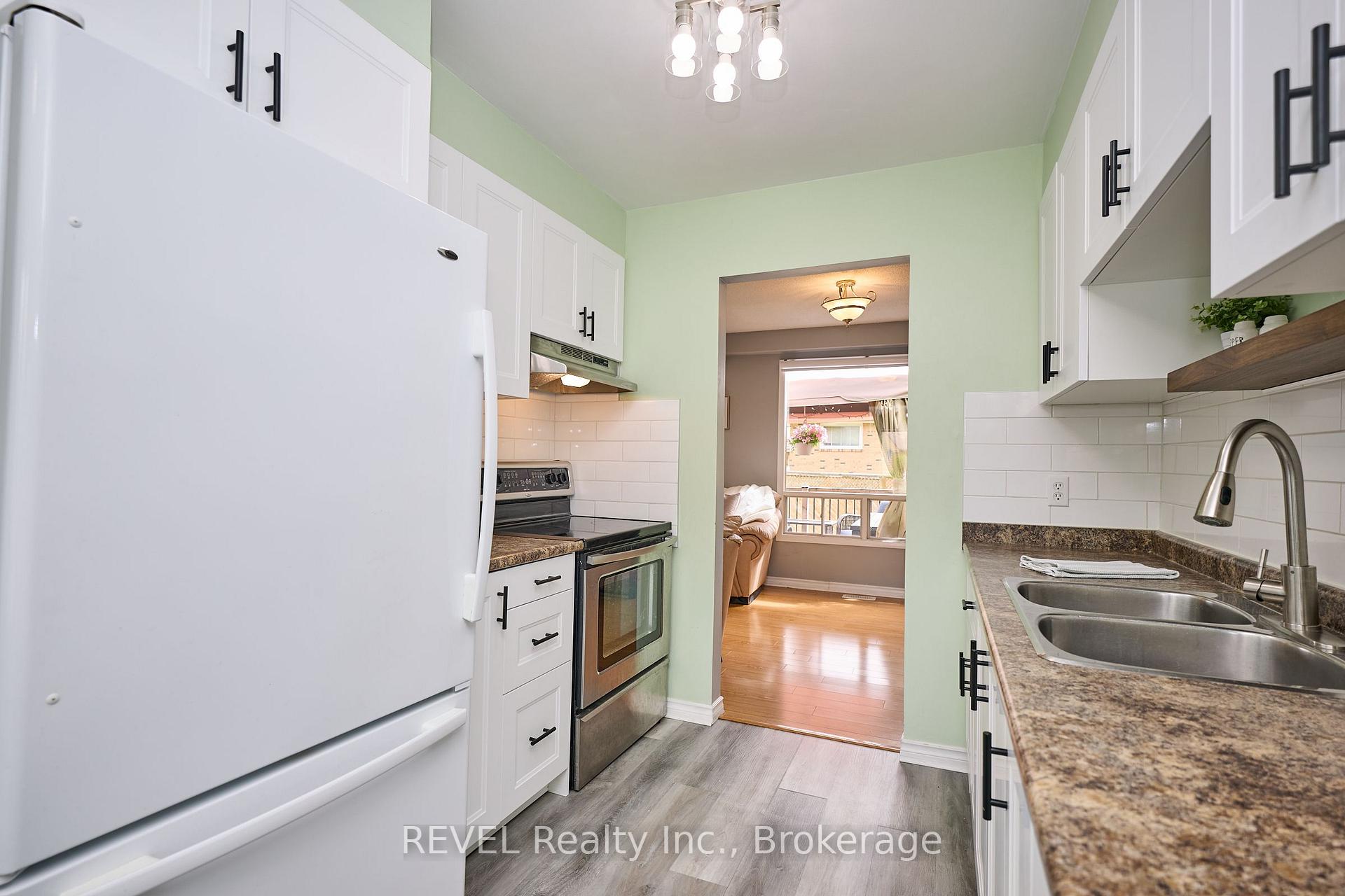 Photo 13 of 8 Baxter Crescent, Thorold, Confederation Heights — HOMEH