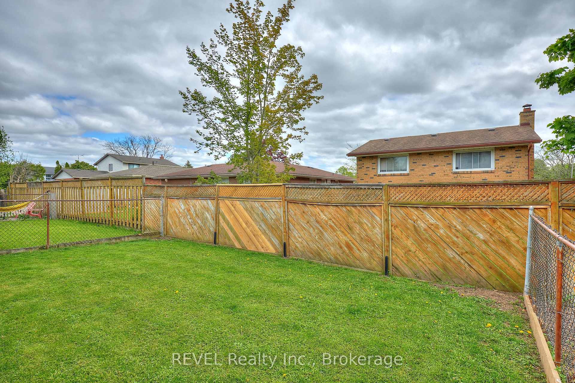 Photo 32 of 8 Baxter Crescent, Thorold, Confederation Heights — HOMEH