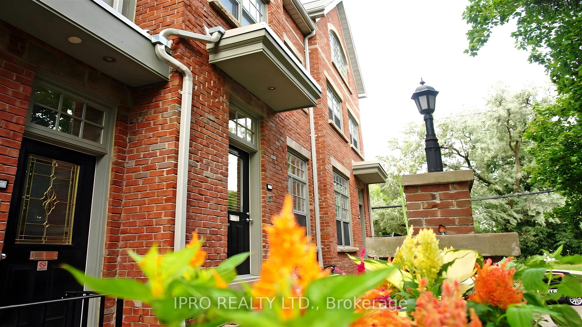 Front of 912D Logan Avenue