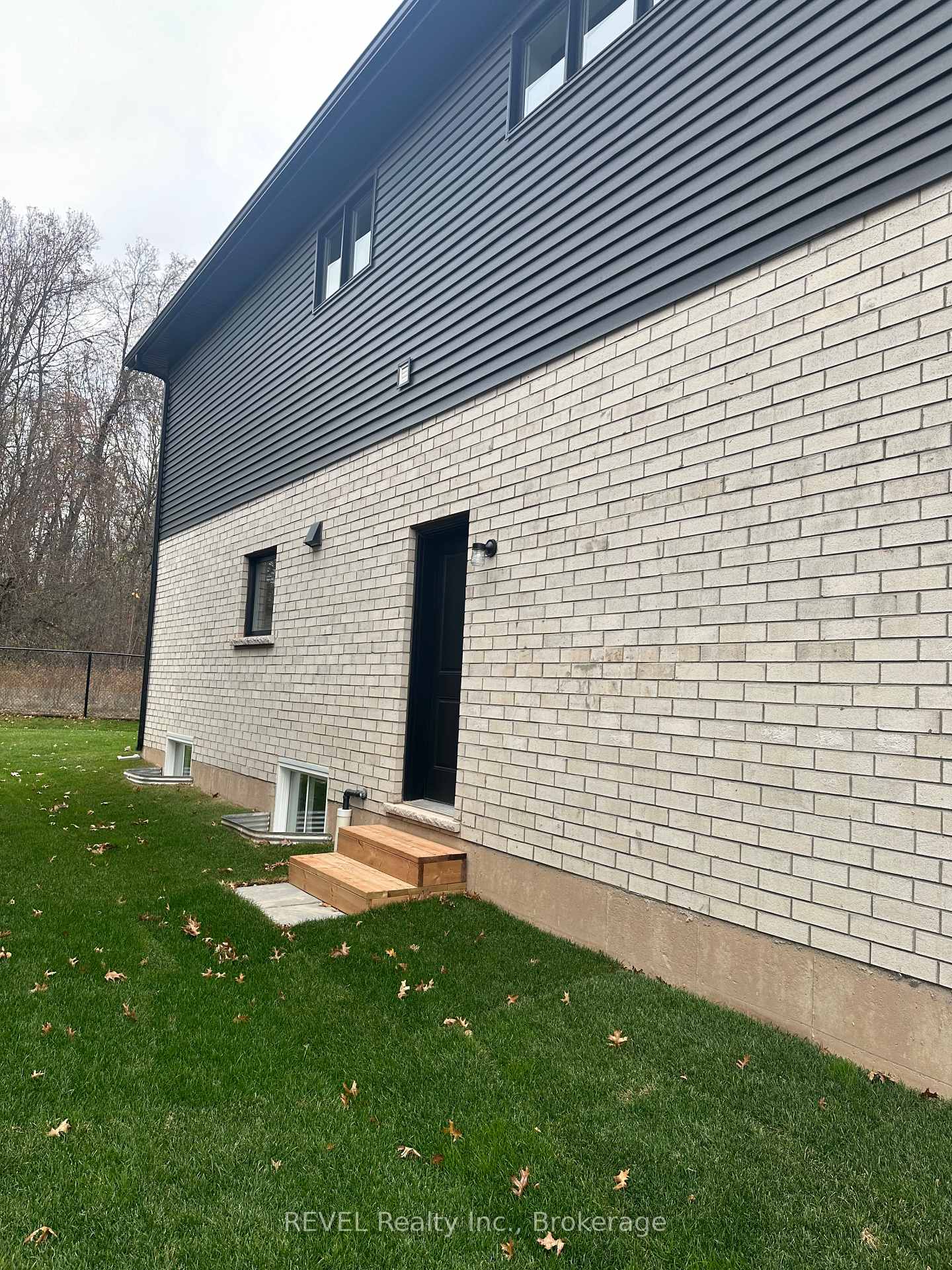 Photo 3 of 41 Wilson Drive, Thorold, Hurricane/Merrittville — HOMEH