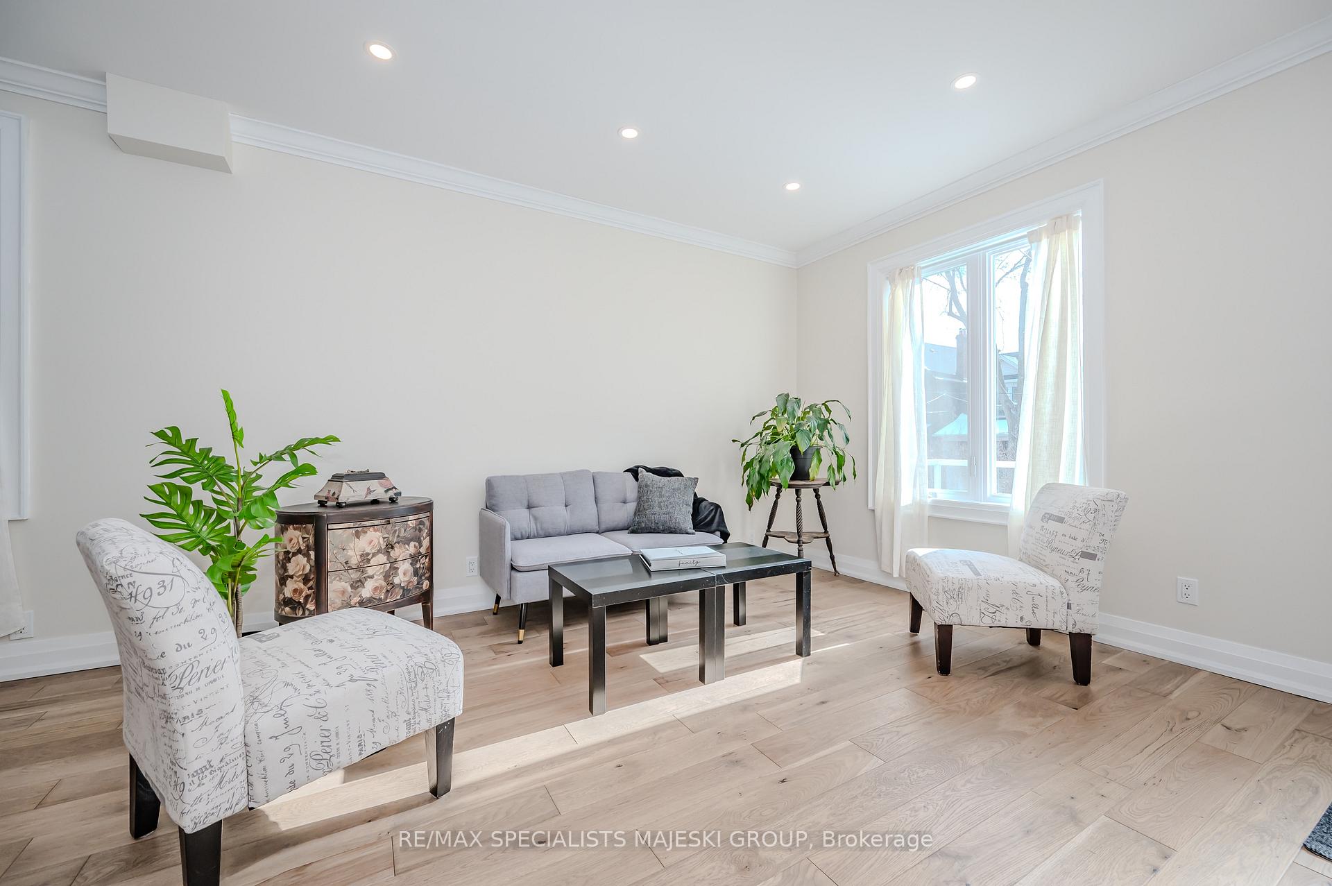 Photo 5 of 262 Withrow Avenue, Toronto, North Riverdale — HOMEH