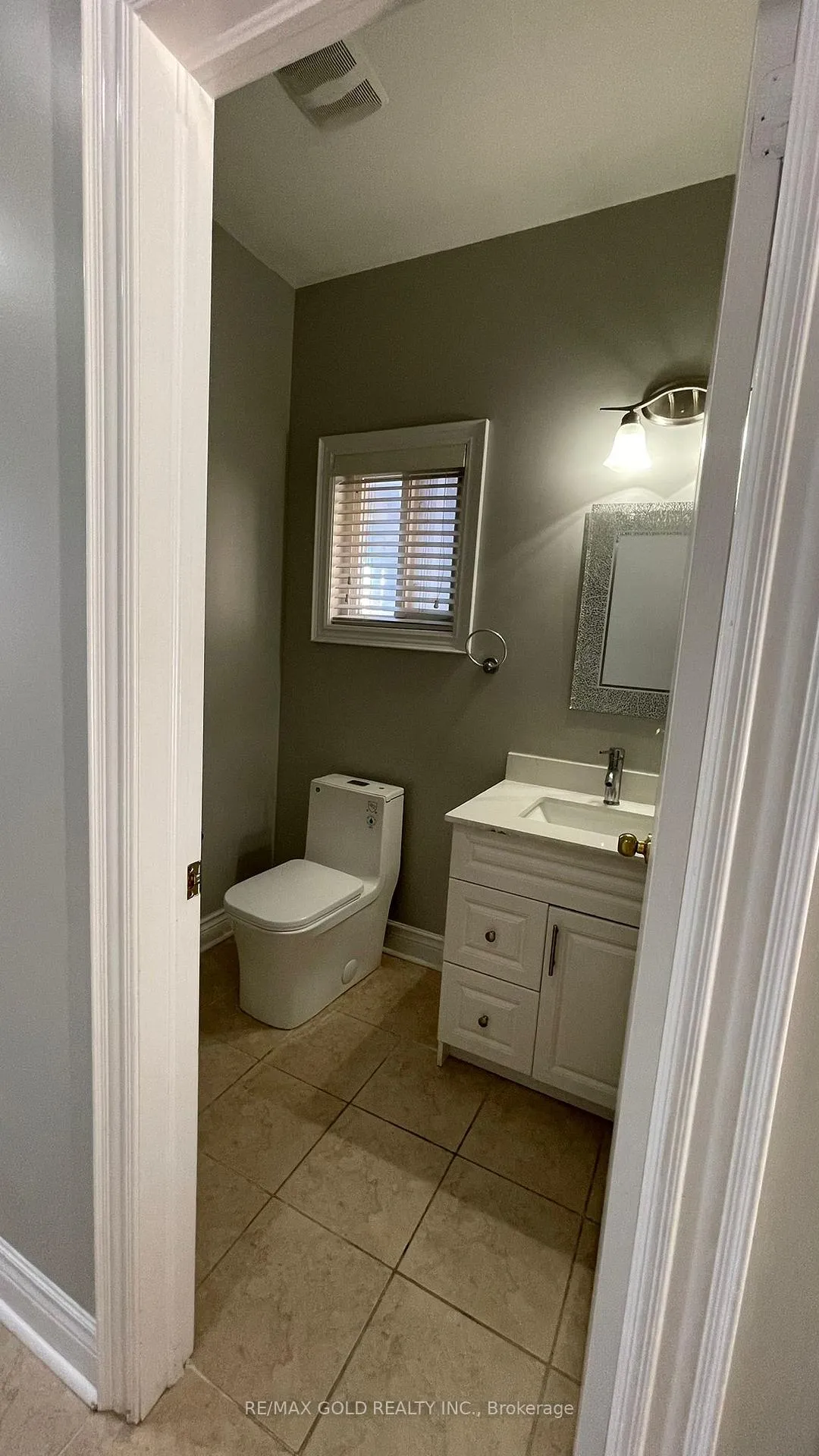 Photo 5 of Unit Upper, 98 Everingham Circle, Brampton, Sandringham-Wellington — HOMEH