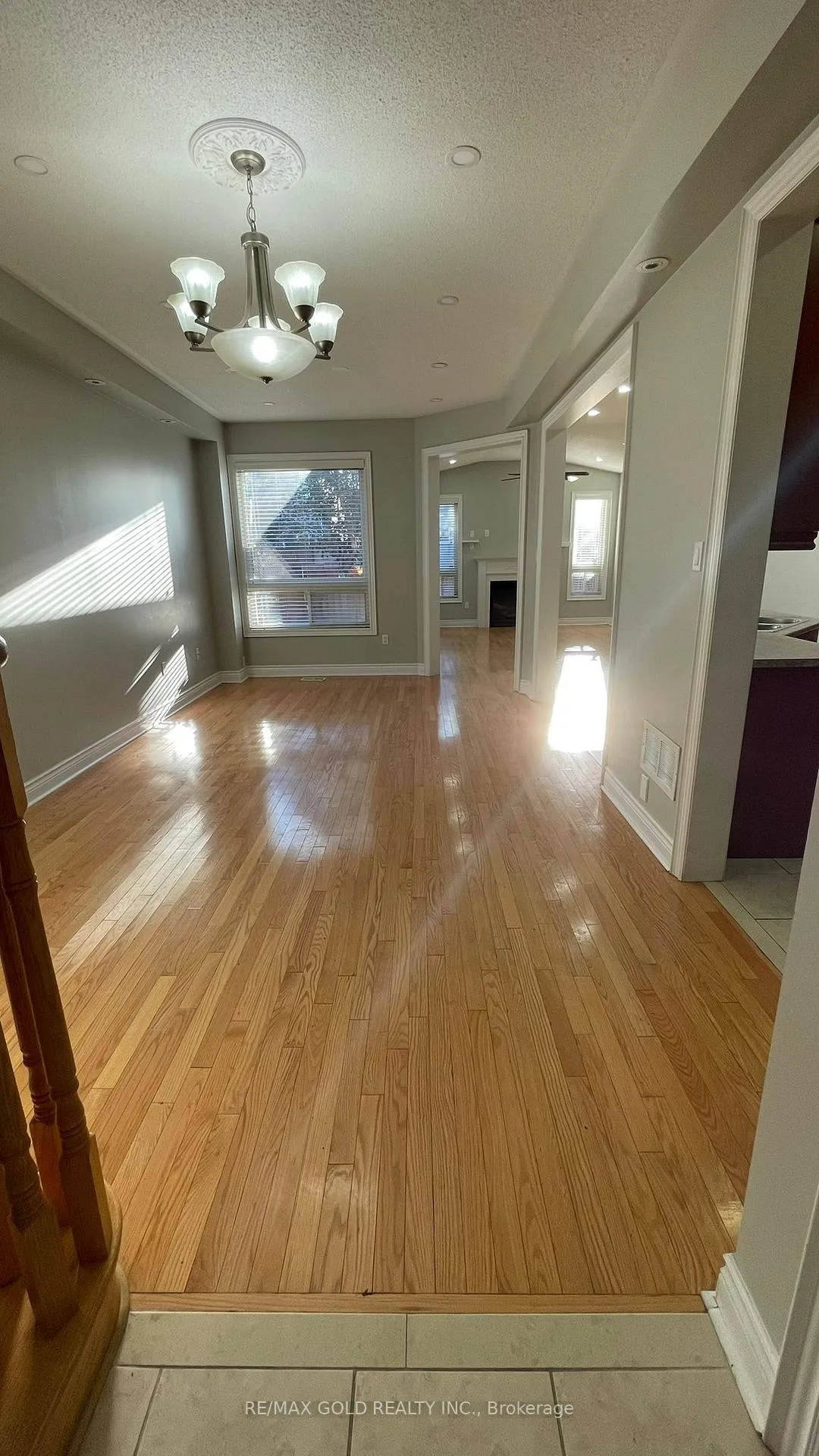 Photo 8 of Unit Upper, 98 Everingham Circle, Brampton, Sandringham-Wellington — HOMEH