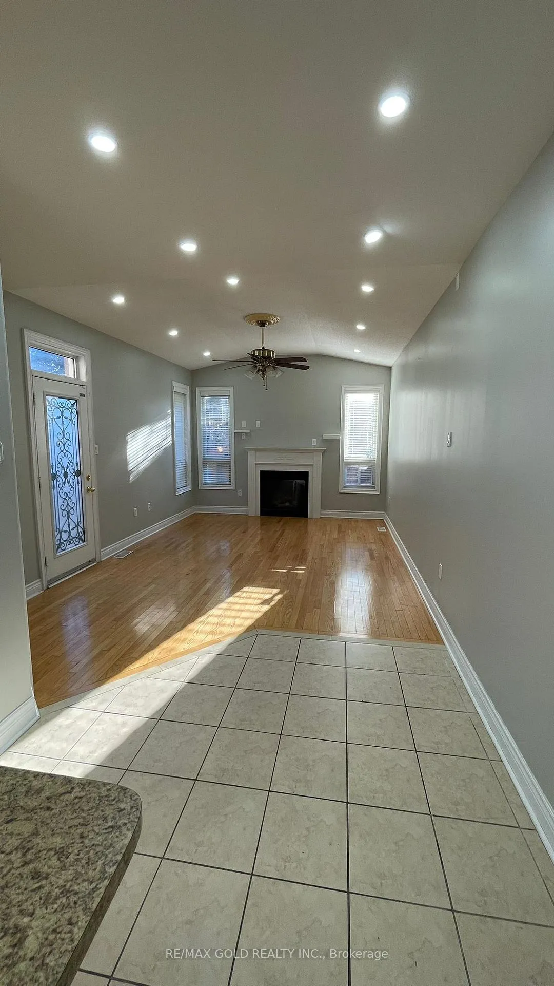 Photo 10 of Unit Upper, 98 Everingham Circle, Brampton, Sandringham-Wellington — HOMEH