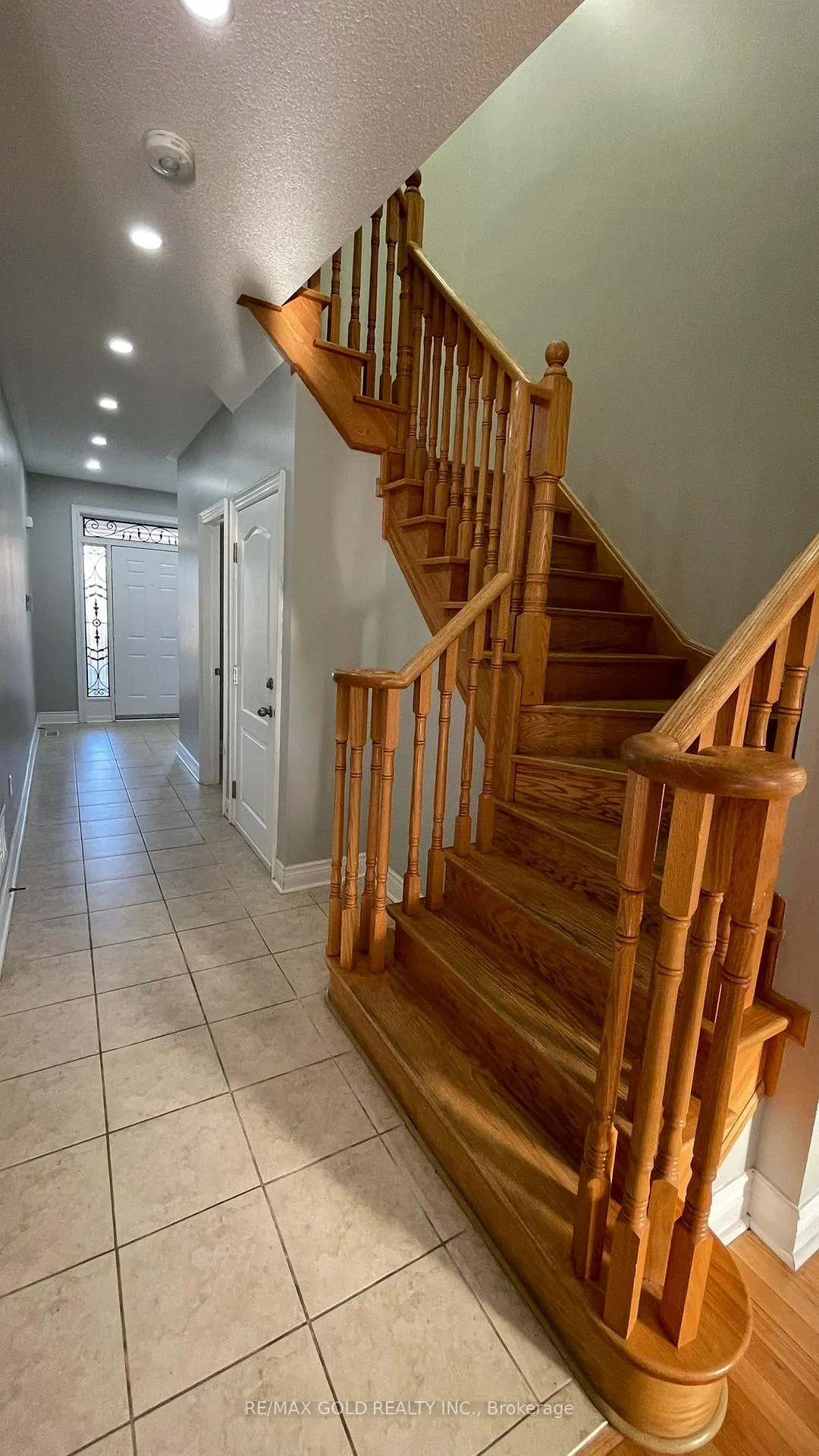 Photo 14 of Unit Upper, 98 Everingham Circle, Brampton, Sandringham-Wellington — HOMEH