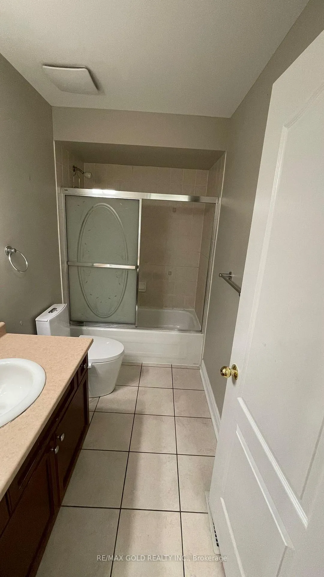 Photo 15 of Unit Upper, 98 Everingham Circle, Brampton, Sandringham-Wellington — HOMEH