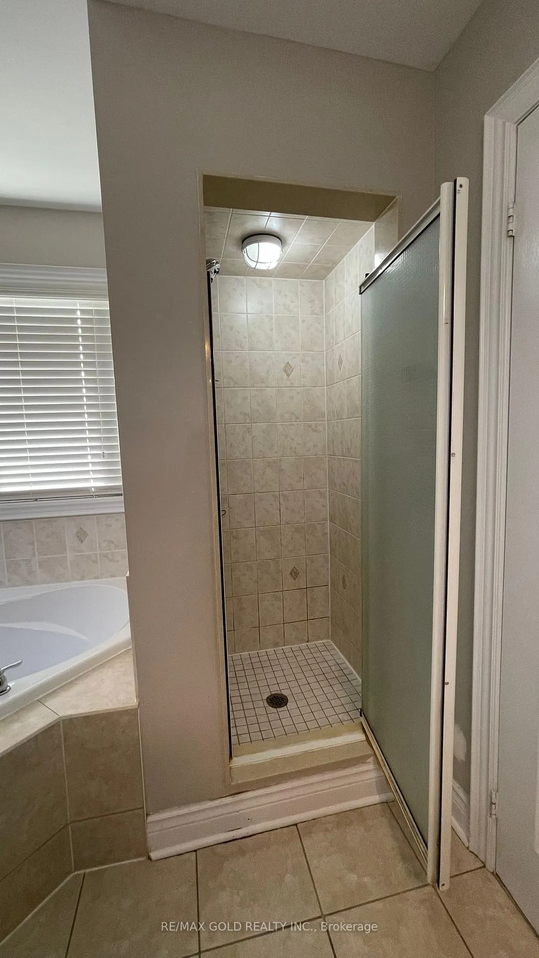 Photo 19 of Unit Upper, 98 Everingham Circle, Brampton, Sandringham-Wellington — HOMEH