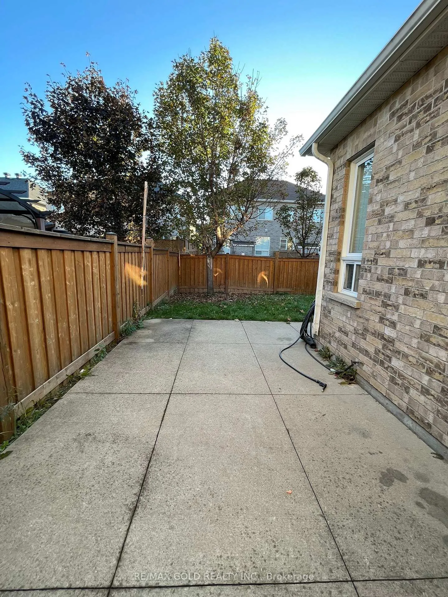 Photo 23 of Unit Upper, 98 Everingham Circle, Brampton, Sandringham-Wellington — HOMEH