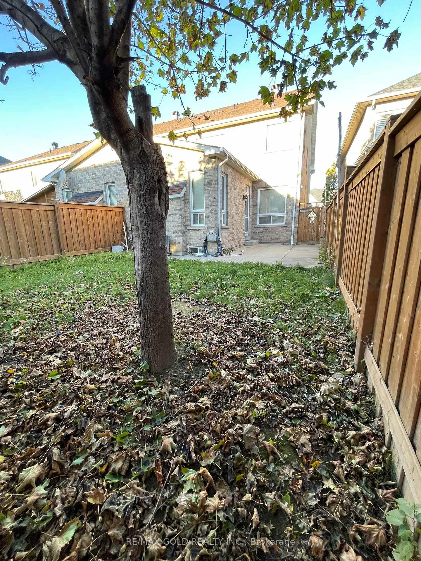 Photo 24 of Unit Upper, 98 Everingham Circle, Brampton, Sandringham-Wellington — HOMEH