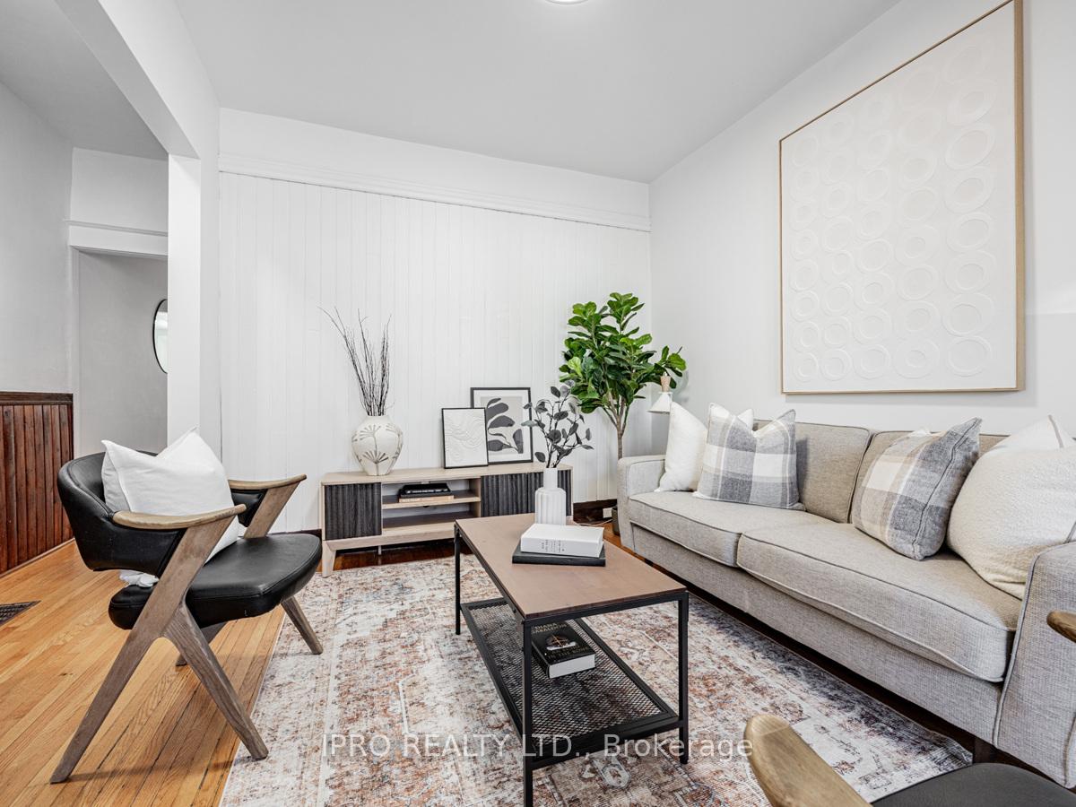 Photo 4 of 239 Lumsden Avenue, Toronto, Woodbine-Lumsden — HOMEH