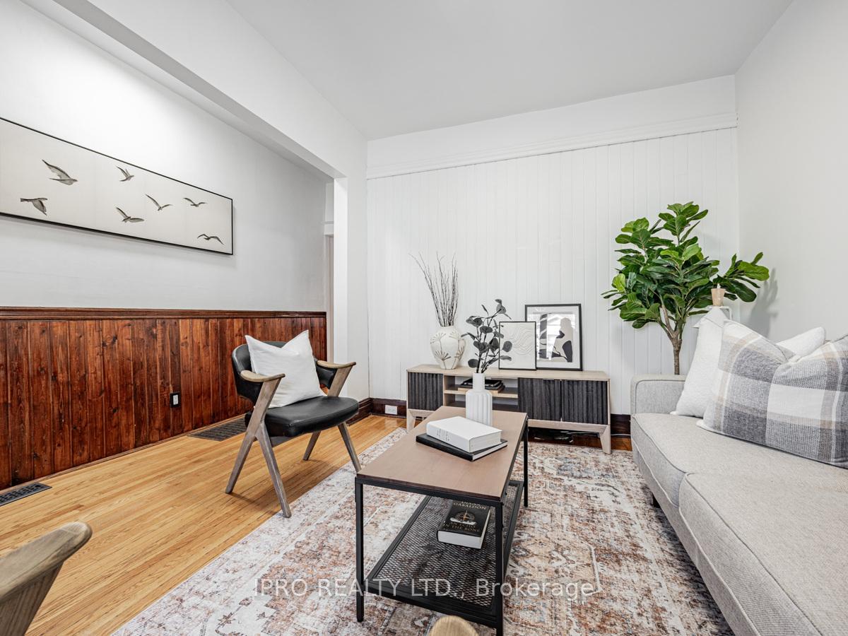 Photo 5 of 239 Lumsden Avenue, Toronto, Woodbine-Lumsden — HOMEH