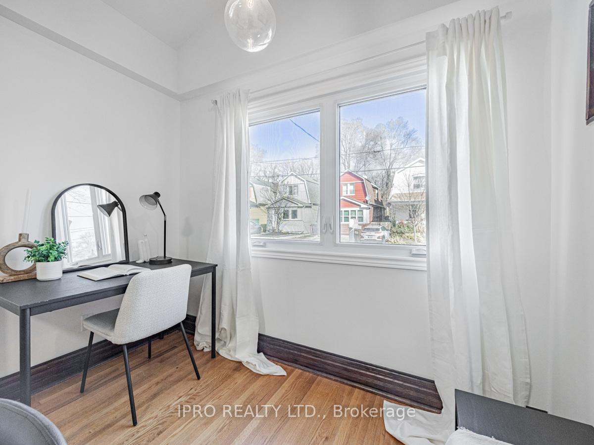 Photo 9 of 239 Lumsden Avenue, Toronto, Woodbine-Lumsden — HOMEH