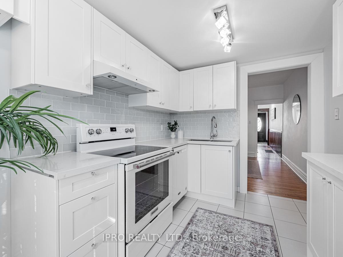 Photo 17 of 239 Lumsden Avenue, Toronto, Woodbine-Lumsden — HOMEH