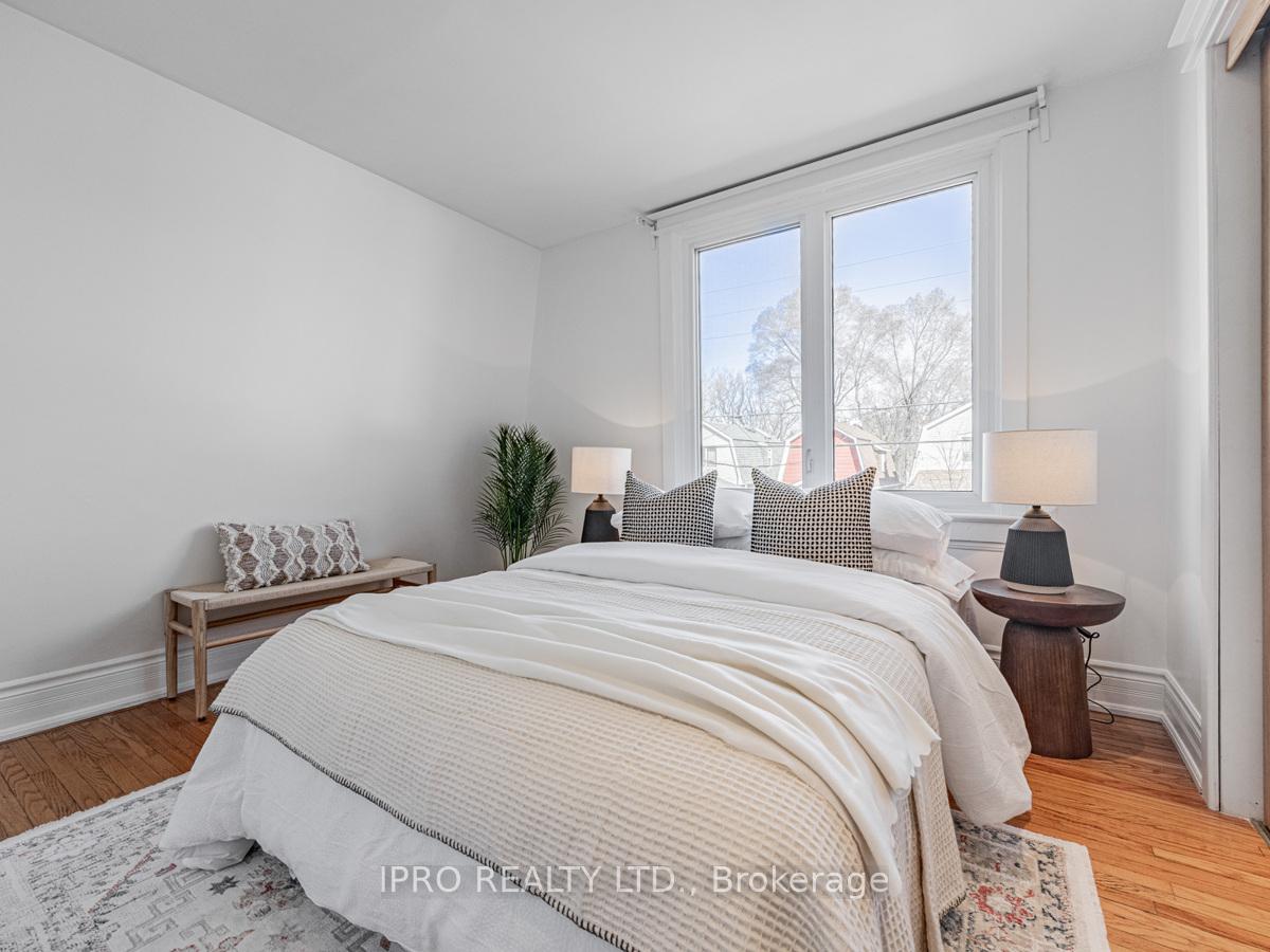 Photo 23 of 239 Lumsden Avenue, Toronto, Woodbine-Lumsden — HOMEH