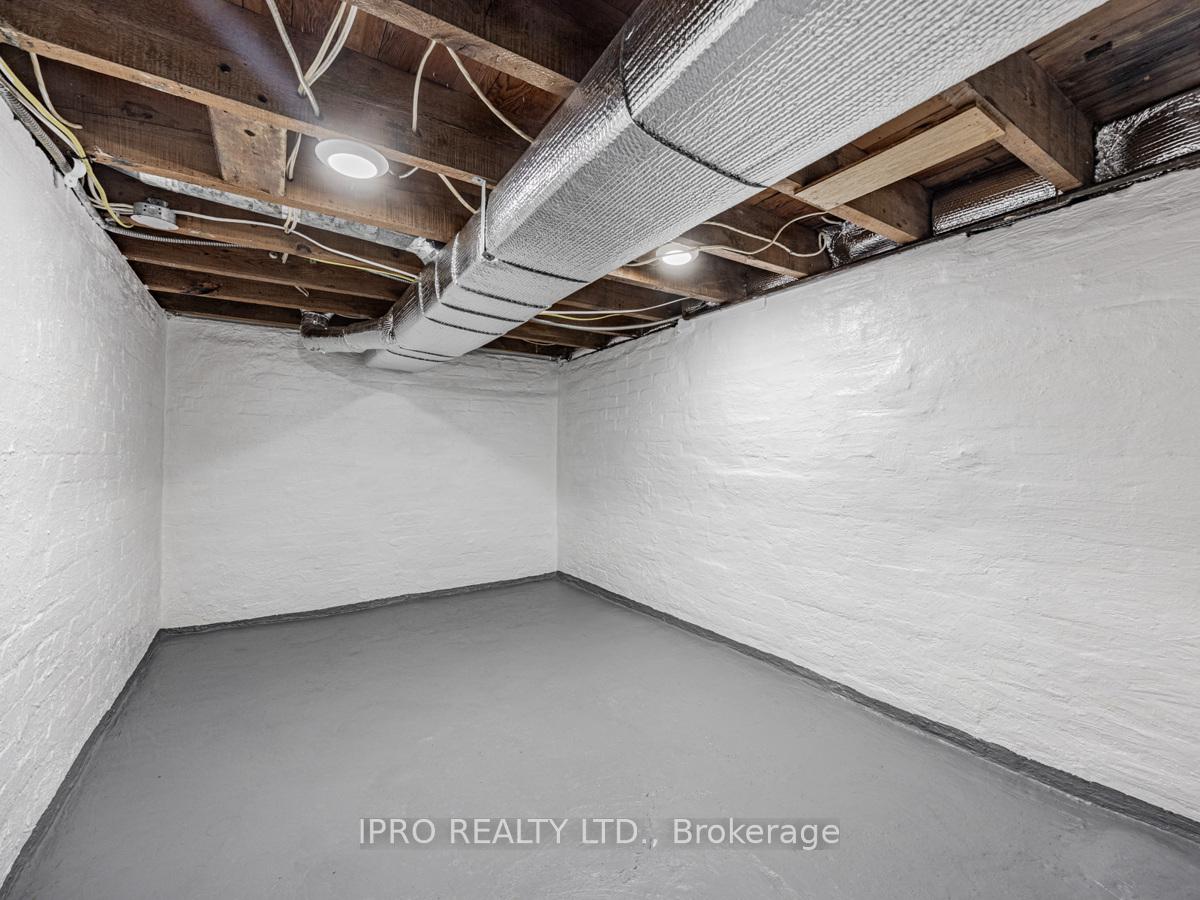 Photo 28 of 239 Lumsden Avenue, Toronto, Woodbine-Lumsden — HOMEH