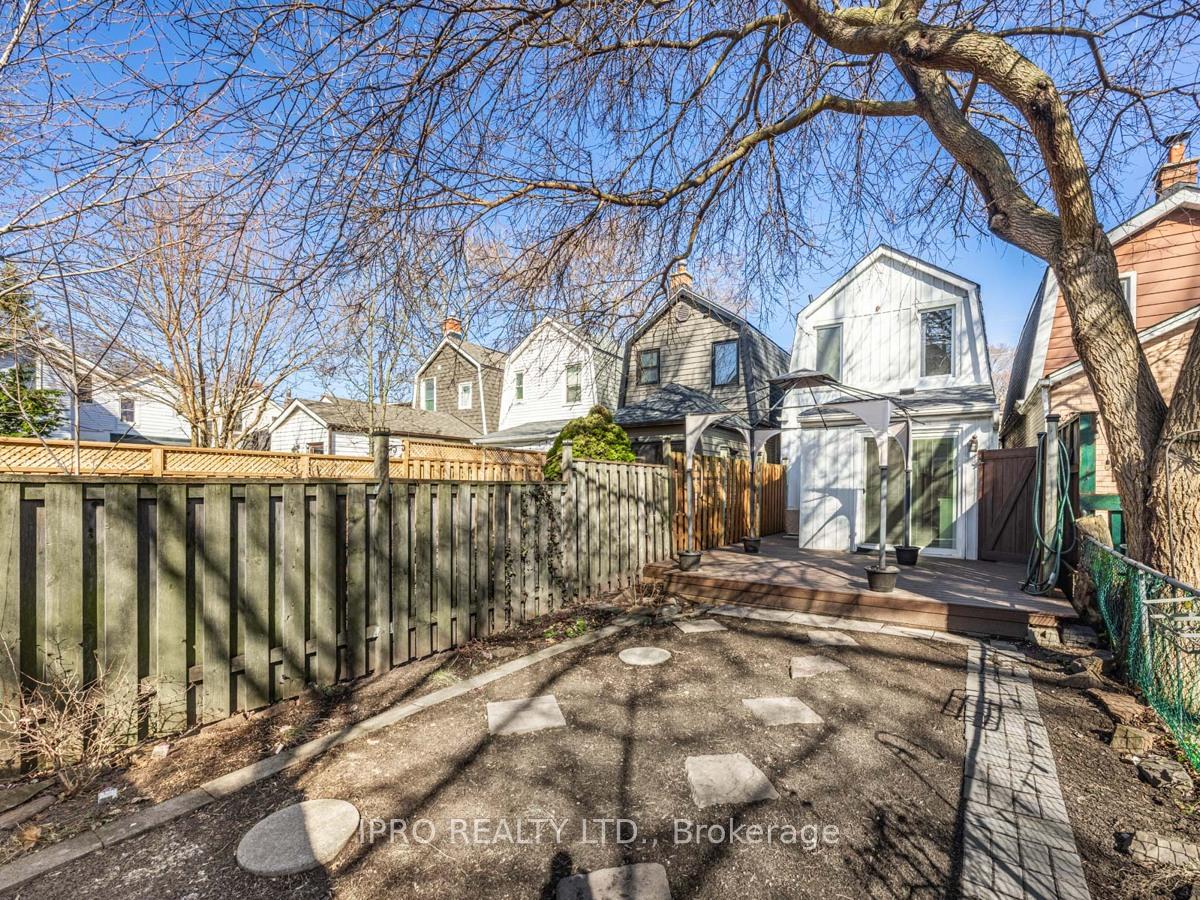 Photo 32 of 239 Lumsden Avenue, Toronto, Woodbine-Lumsden — HOMEH