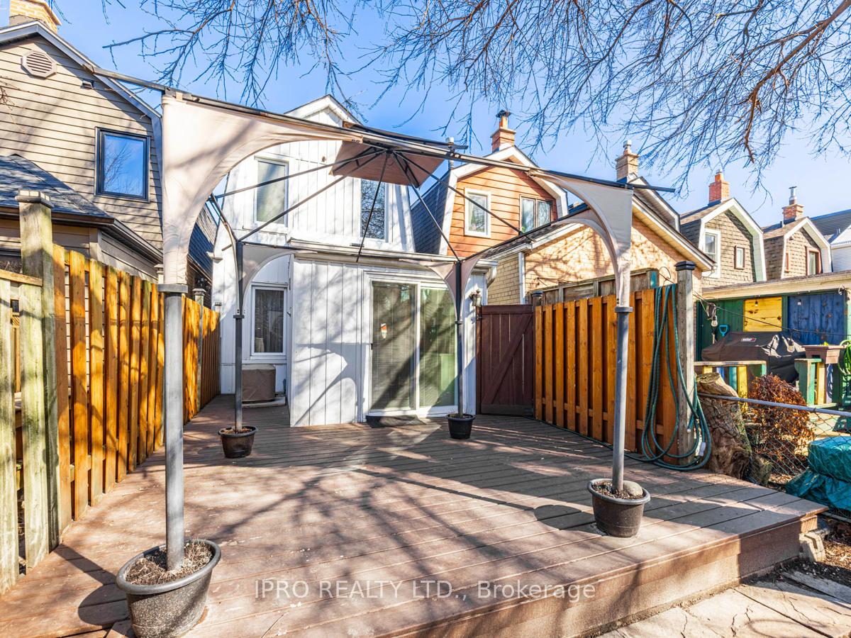 Photo 33 of 239 Lumsden Avenue, Toronto, Woodbine-Lumsden — HOMEH