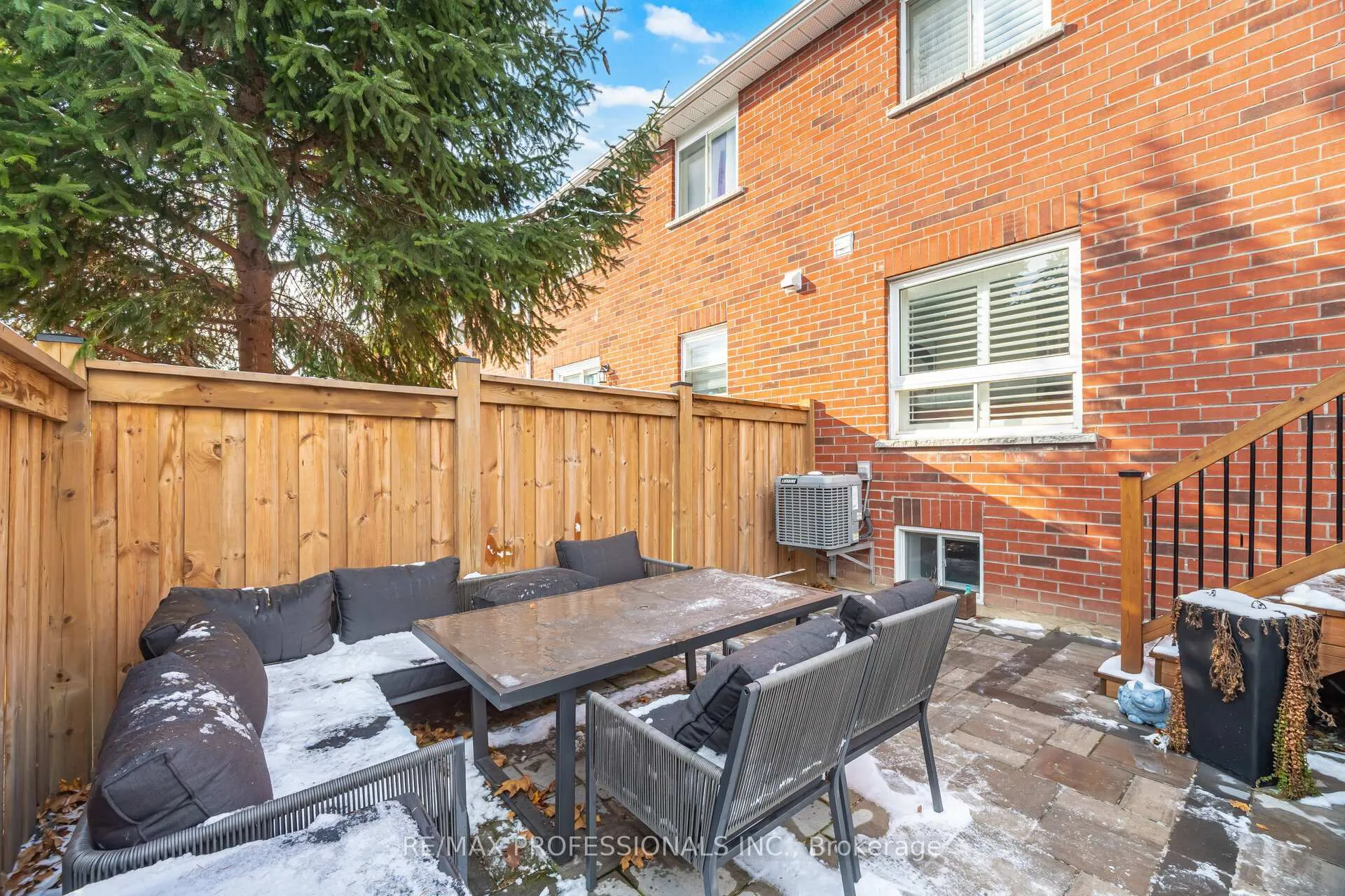 Photo 45 of 2 Dawson Crescent, Milton, Old Milton — HOMEH
