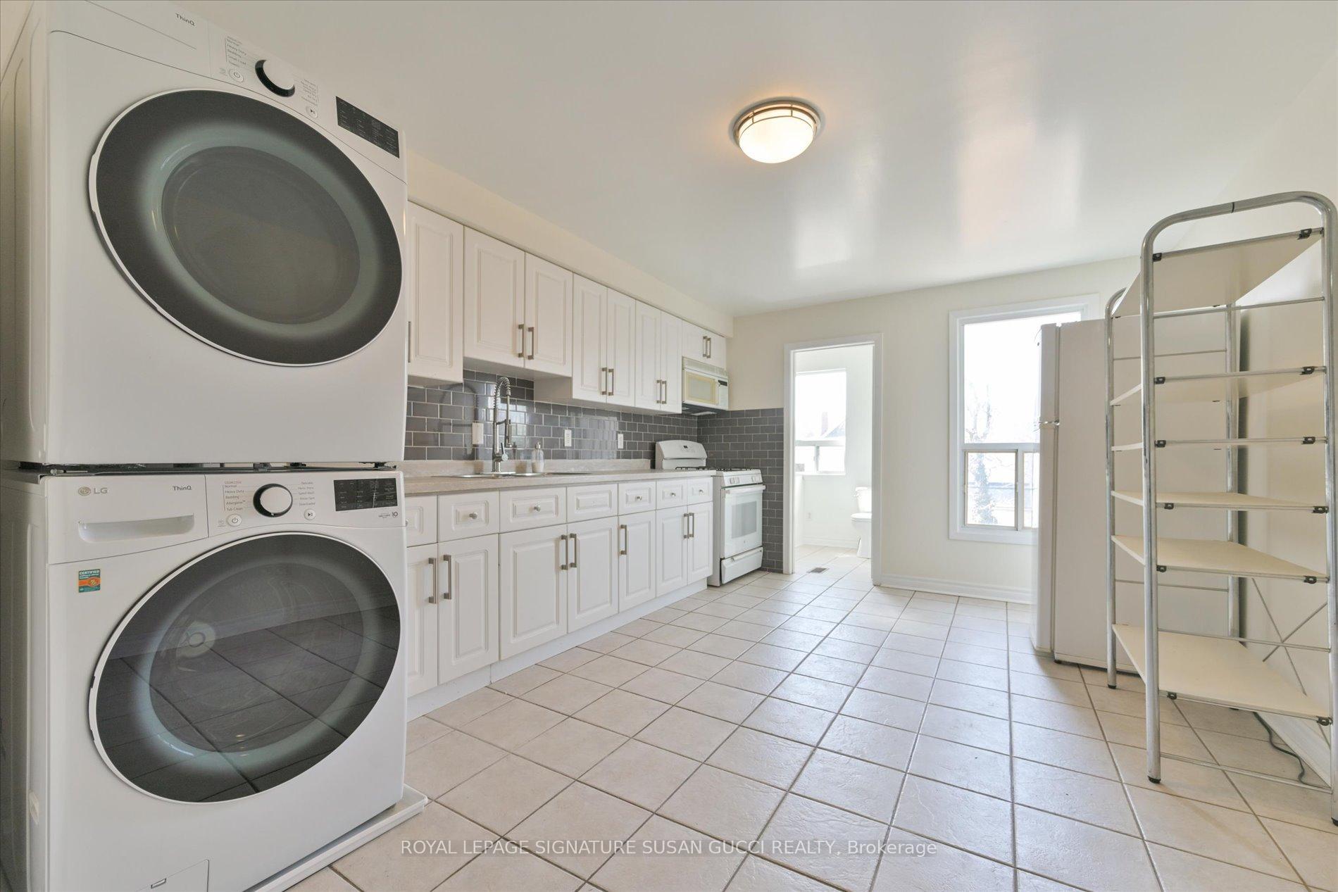 Photo 2 of Unit Upper, 870 Carlaw Avenue, Toronto, Playter Estates-Danforth — HOMEH