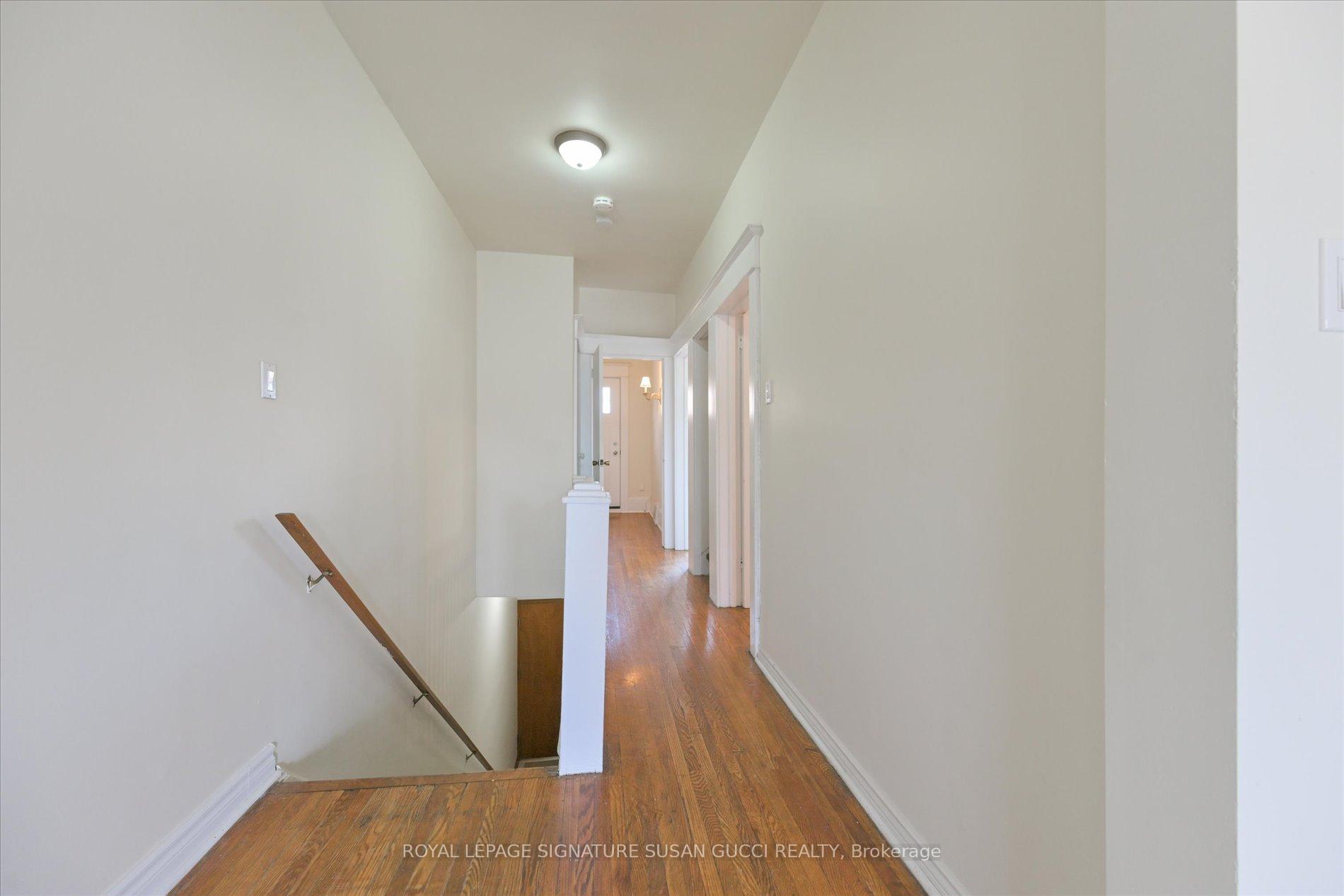 Photo 6 of Unit Upper, 870 Carlaw Avenue, Toronto, Playter Estates-Danforth — HOMEH