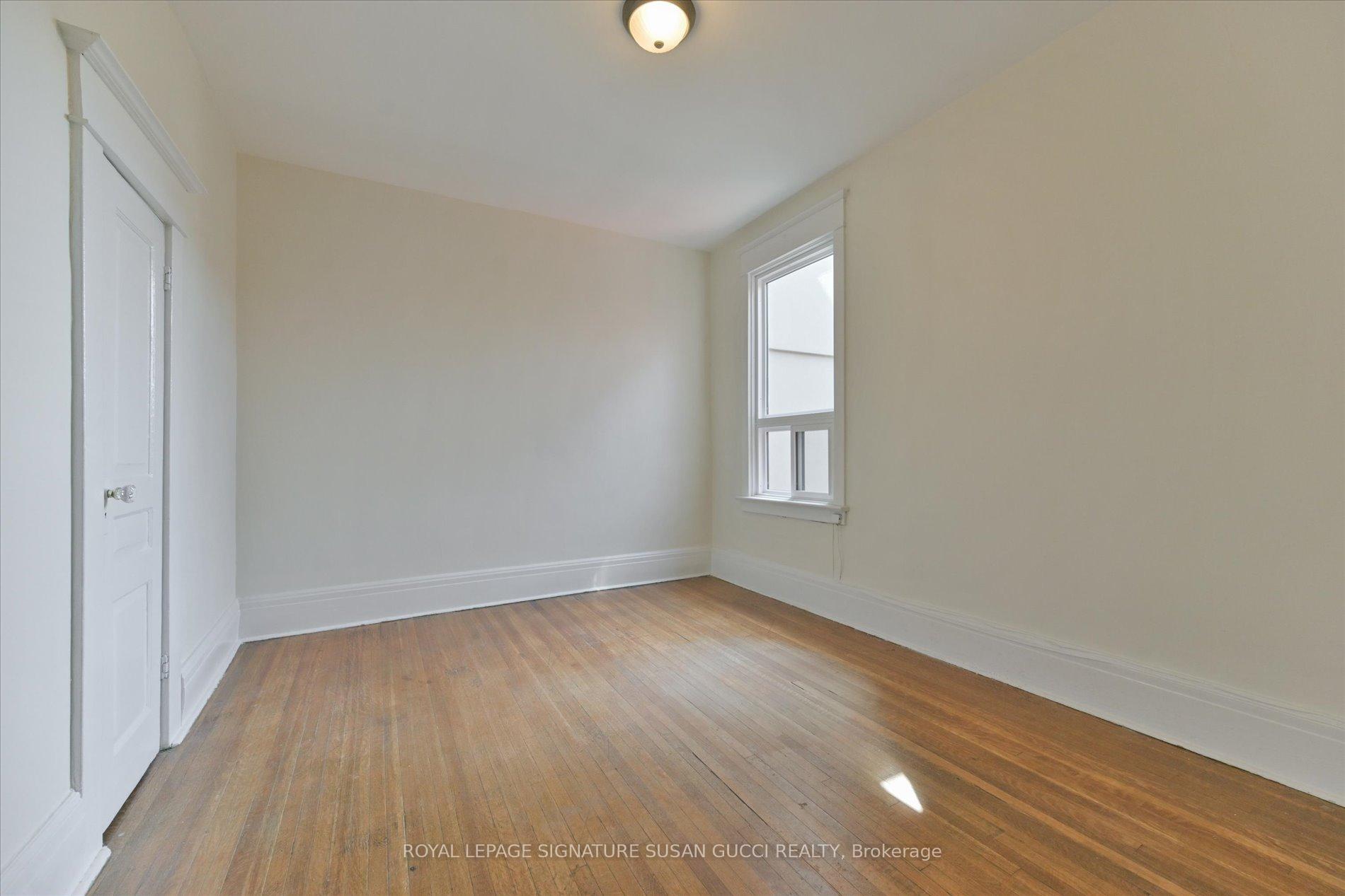 Photo 7 of Unit Upper, 870 Carlaw Avenue, Toronto, Playter Estates-Danforth — HOMEH