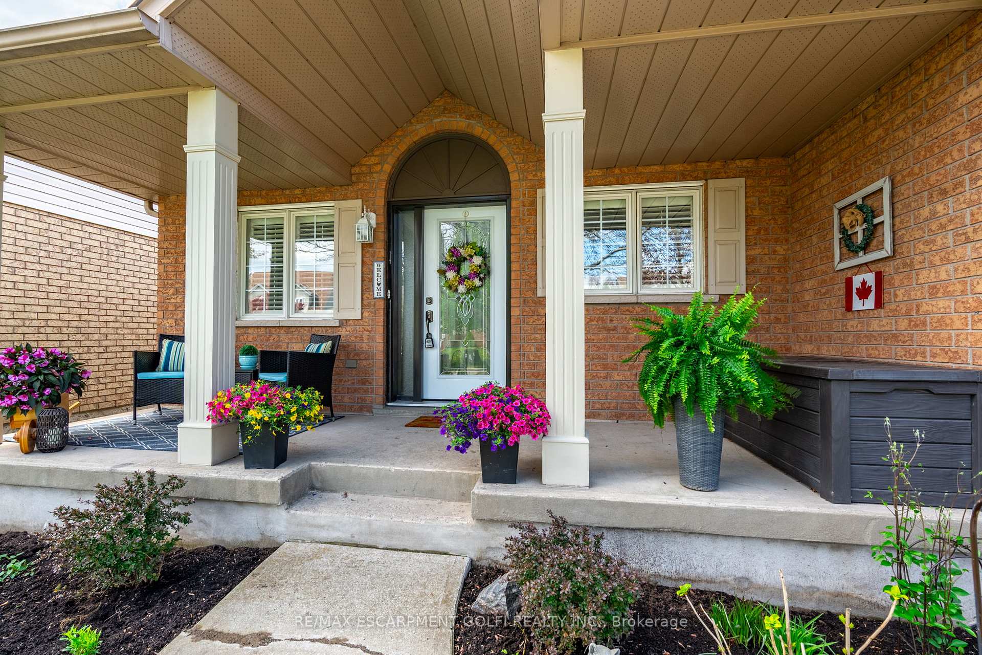 Photo 4 of 13 Silvercrest Court, Thorold, Confederation Heights — HOMEH