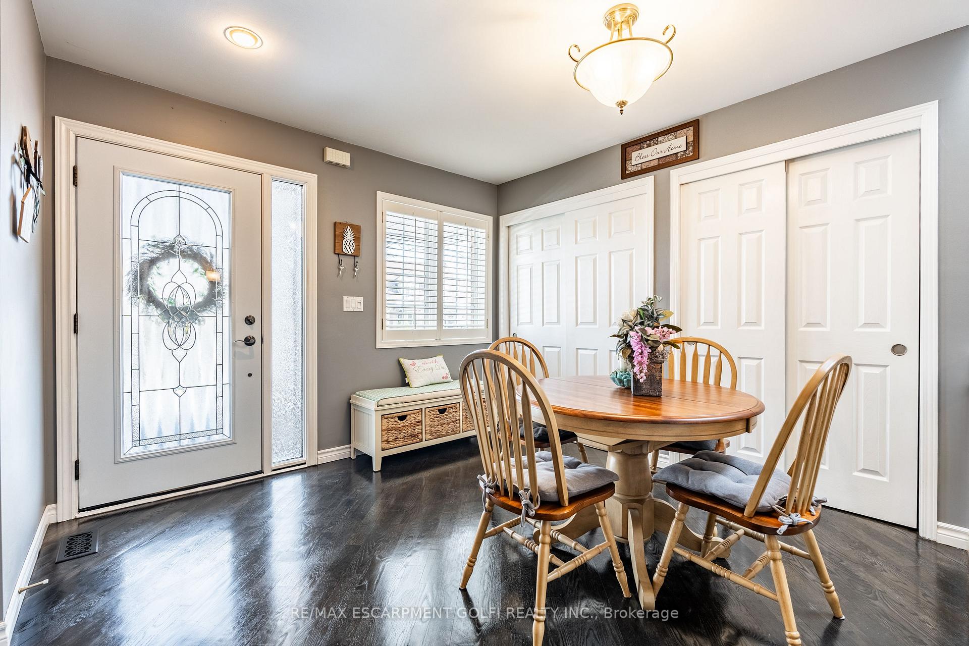 Photo 6 of 13 Silvercrest Court, Thorold, Confederation Heights — HOMEH