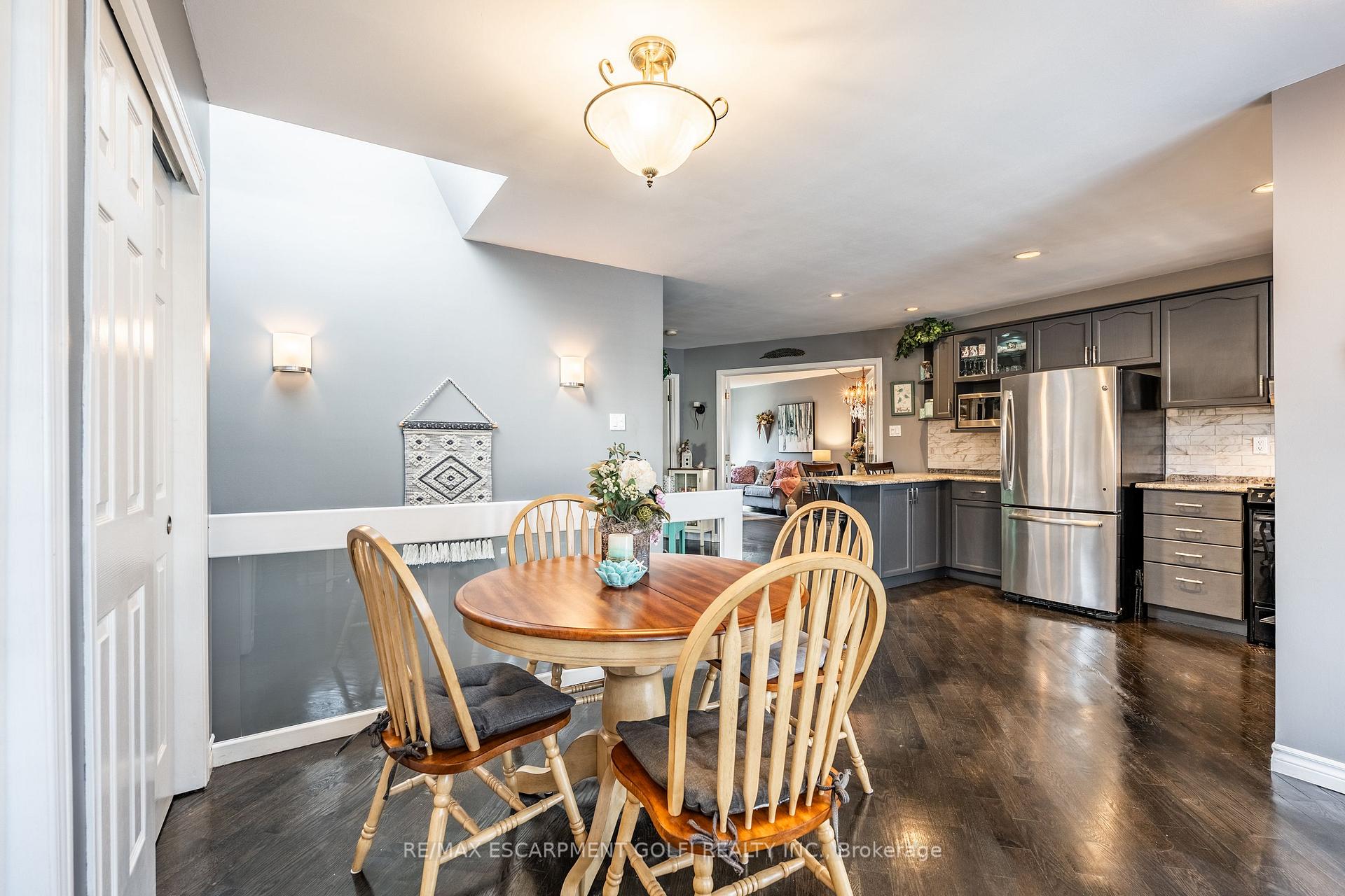 Photo 7 of 13 Silvercrest Court, Thorold, Confederation Heights — HOMEH