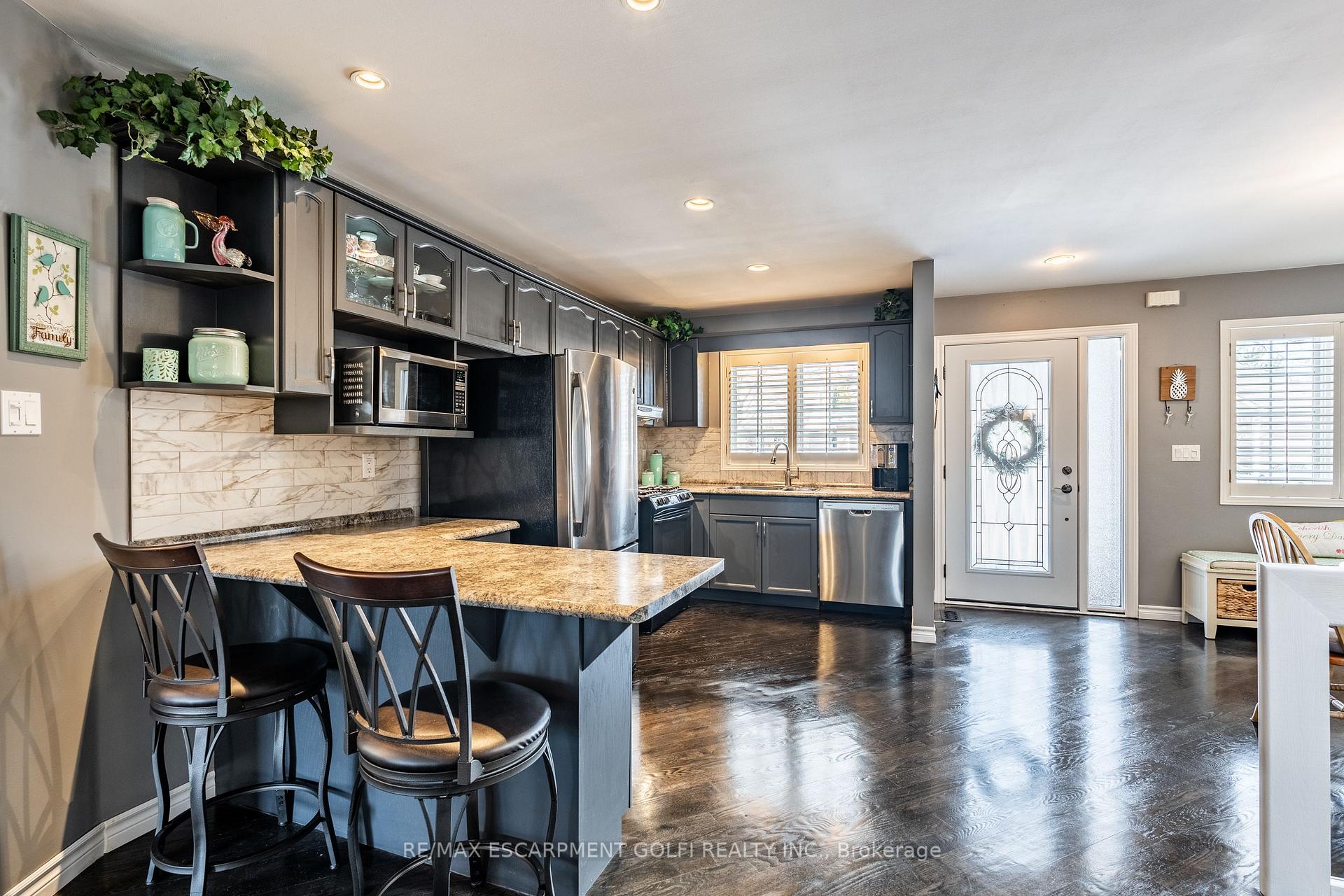 Photo 10 of 13 Silvercrest Court, Thorold, Confederation Heights — HOMEH